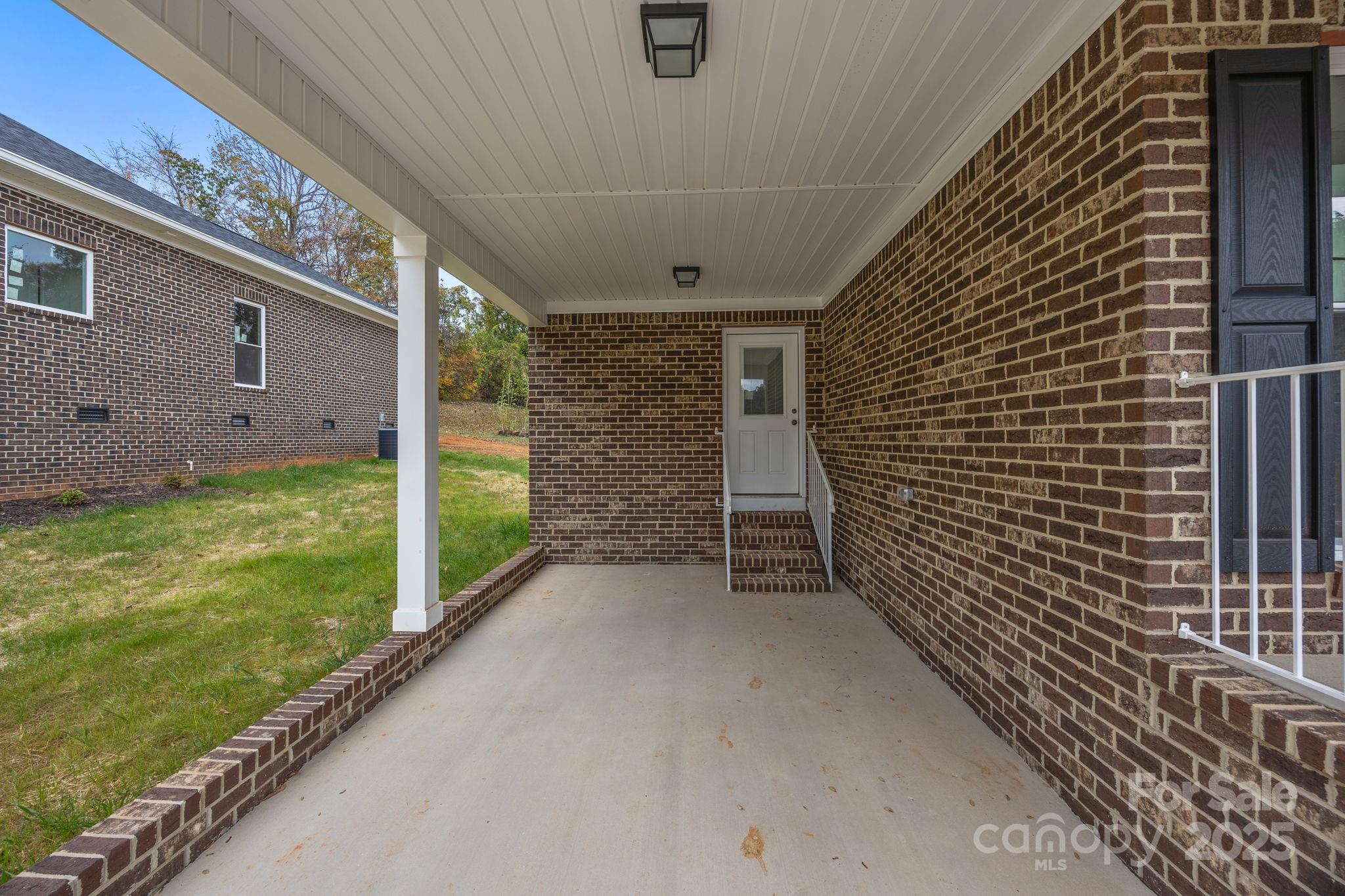 1280 N Shaver Street — Salisbury