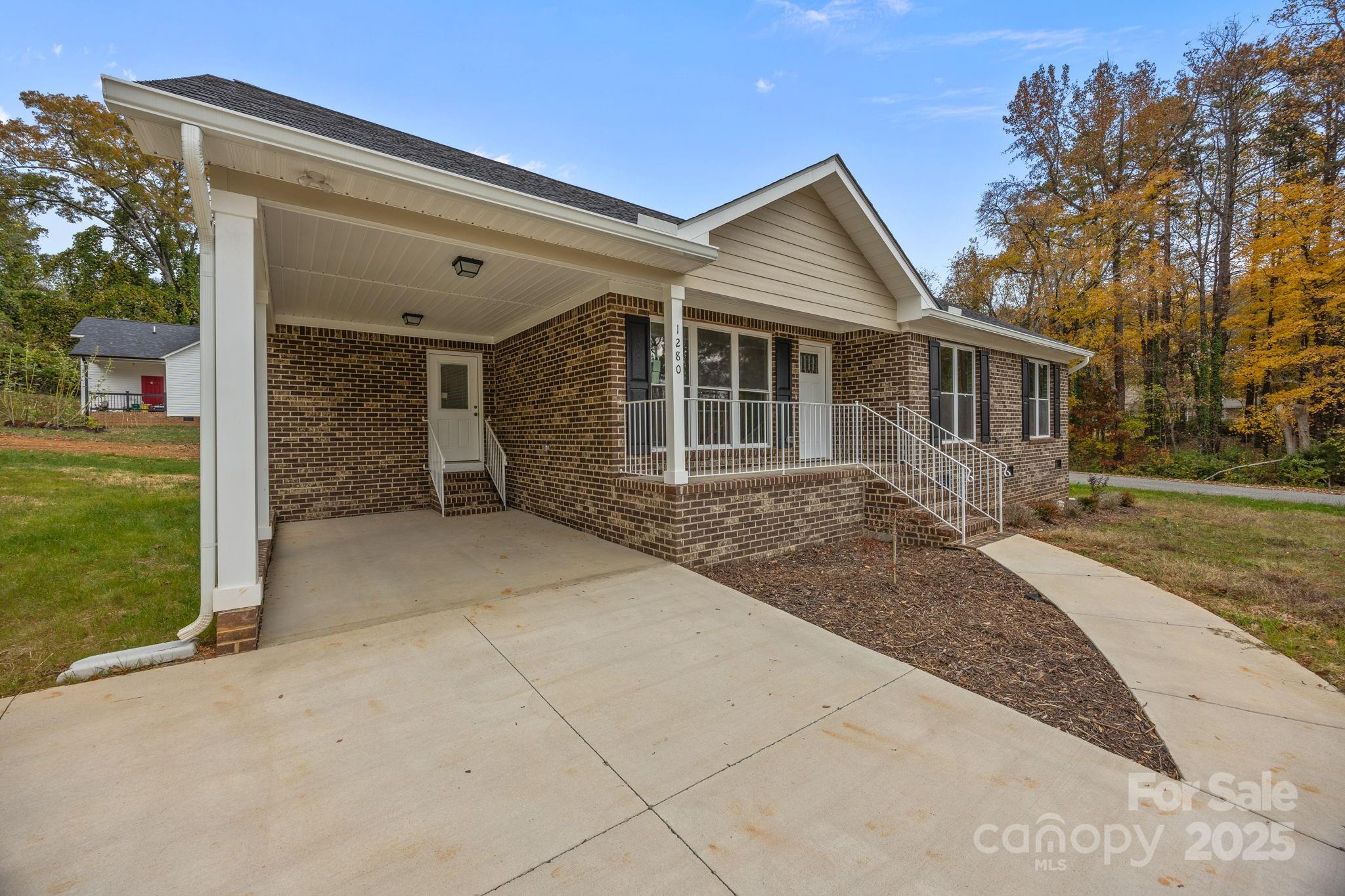 1280 N Shaver Street — Salisbury