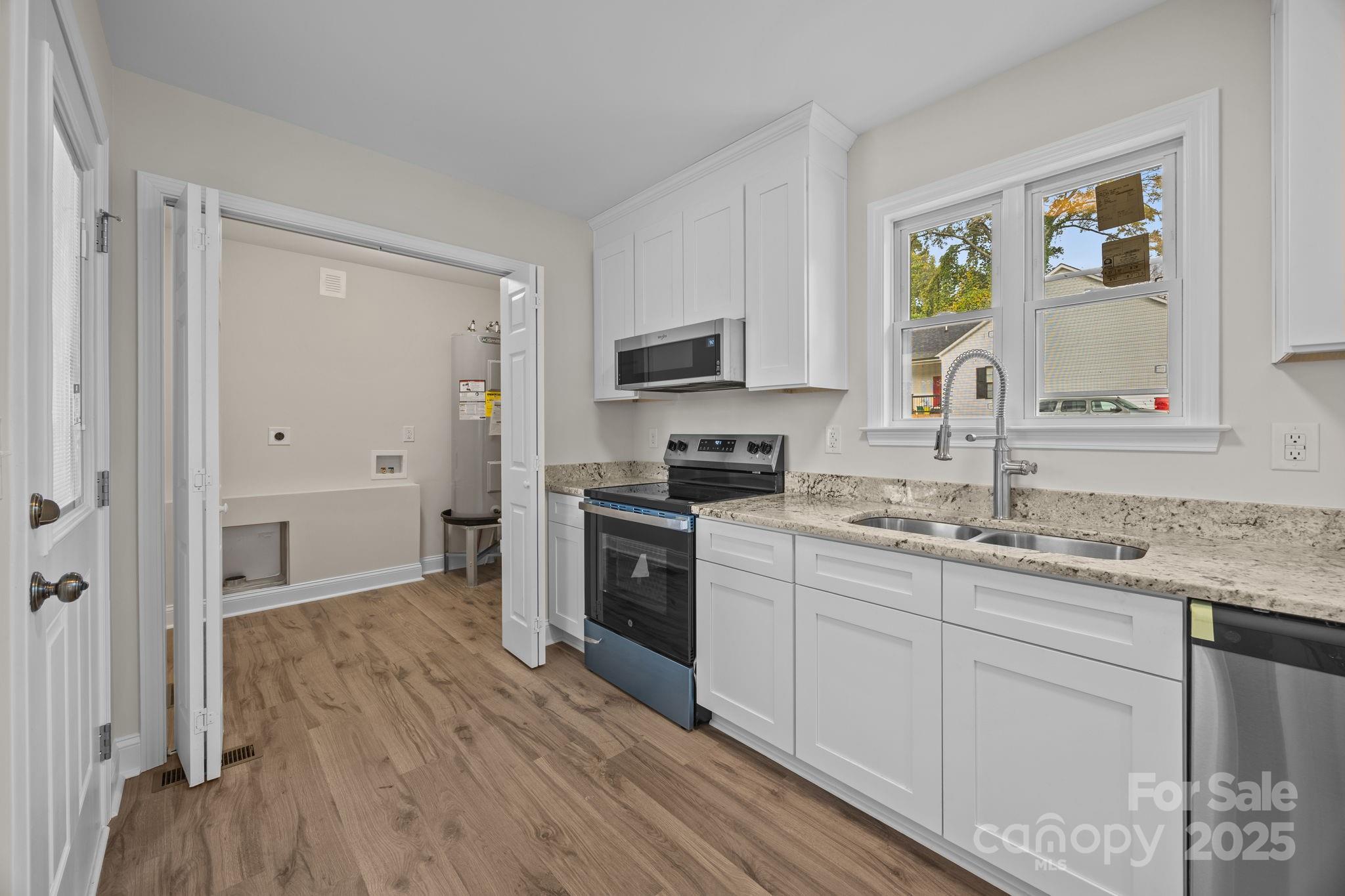 1280 N Shaver Street — Salisbury