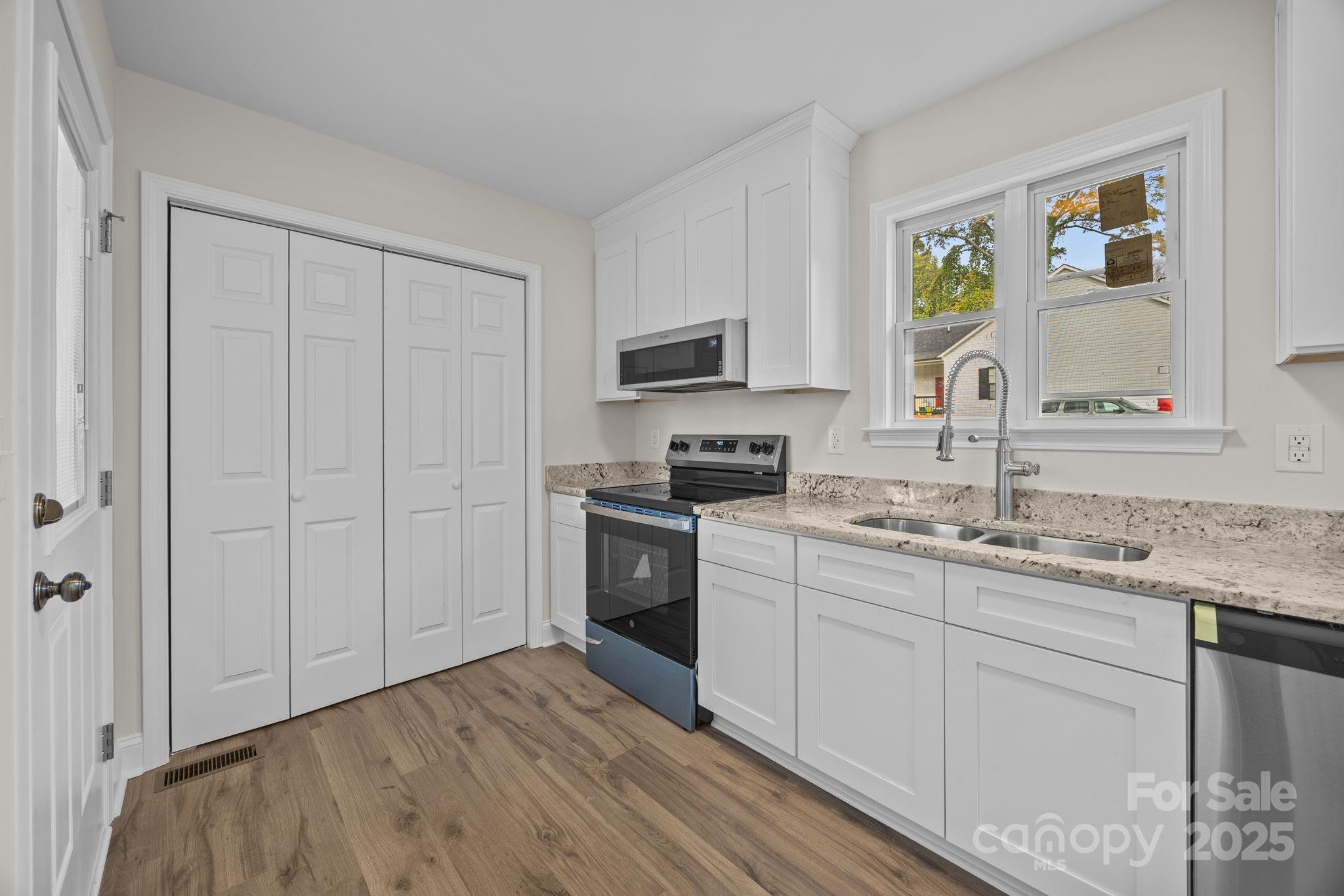 1280 N Shaver Street — Salisbury