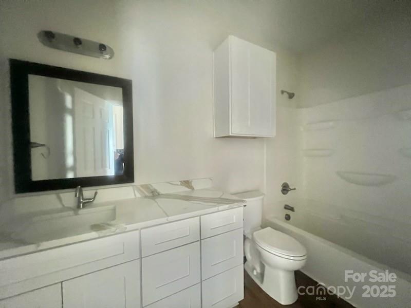1270 N Shaver Street — Salisbury