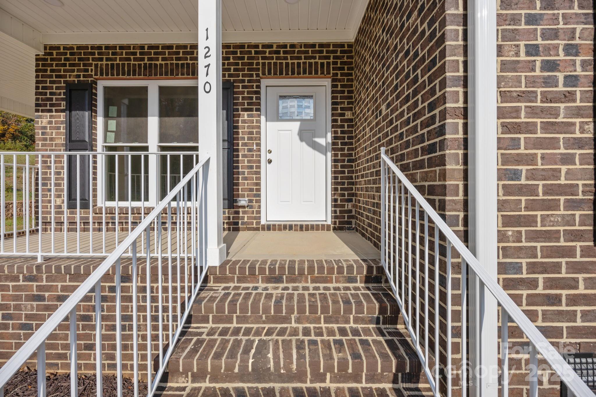 1270 N Shaver Street — Salisbury