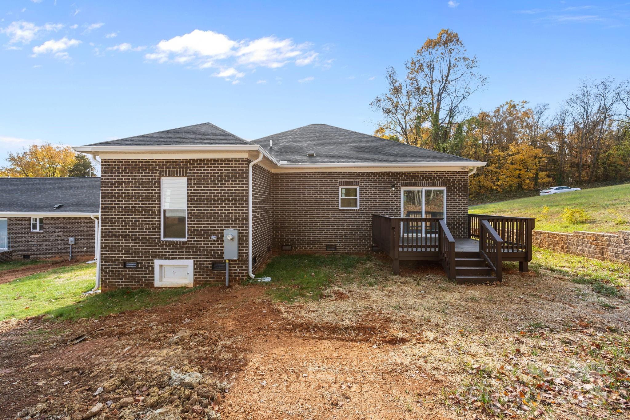1270 N Shaver Street — Salisbury