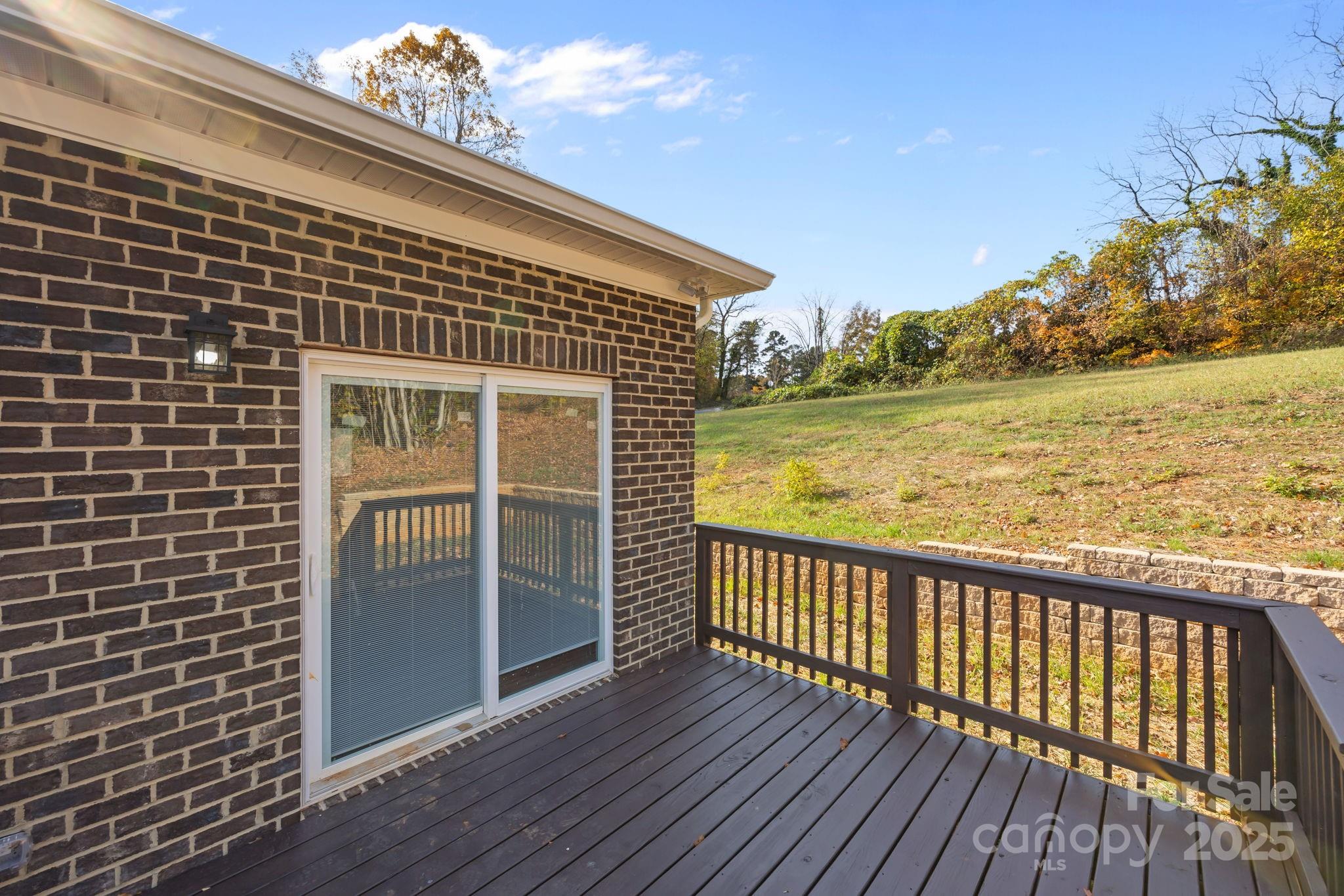 1270 N Shaver Street — Salisbury