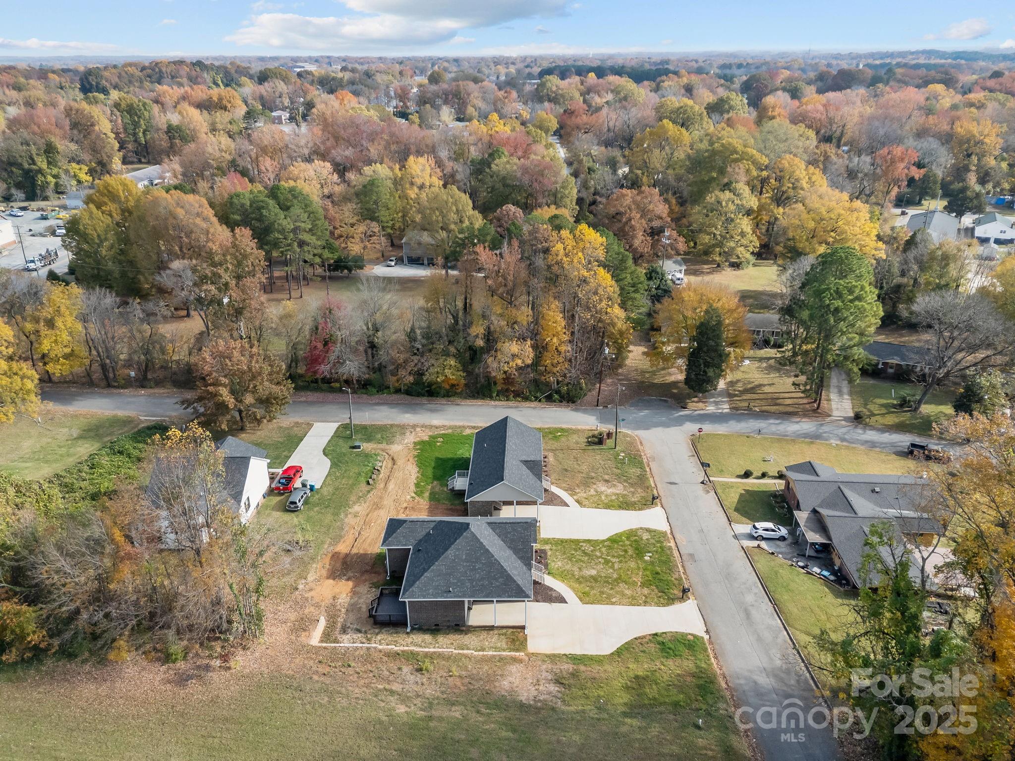 1270 N Shaver Street — Salisbury