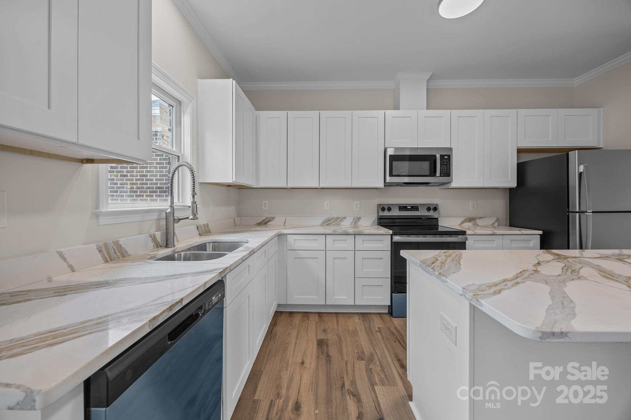 1270 N Shaver Street — Salisbury