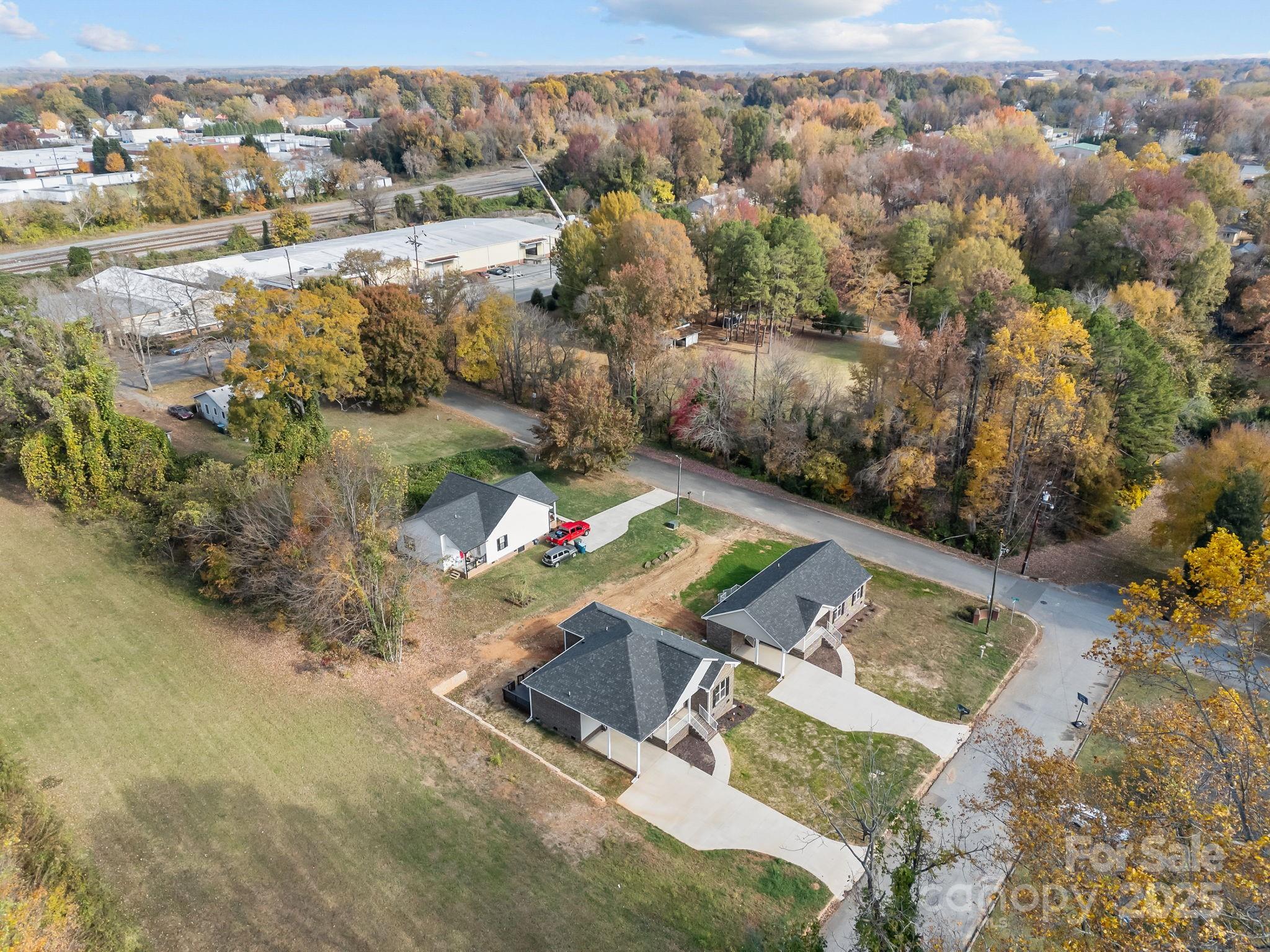 1270 N Shaver Street — Salisbury