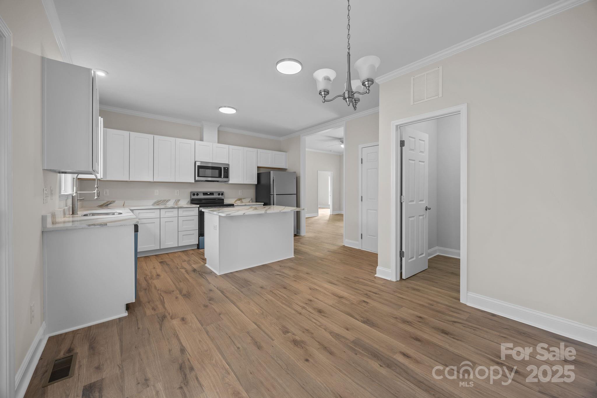 1270 N Shaver Street — Salisbury