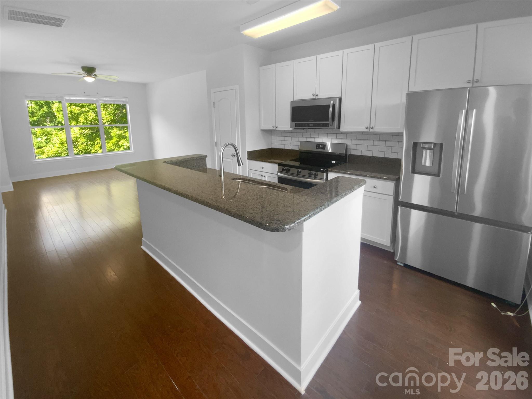 1031 Skyline View Way — Charlotte