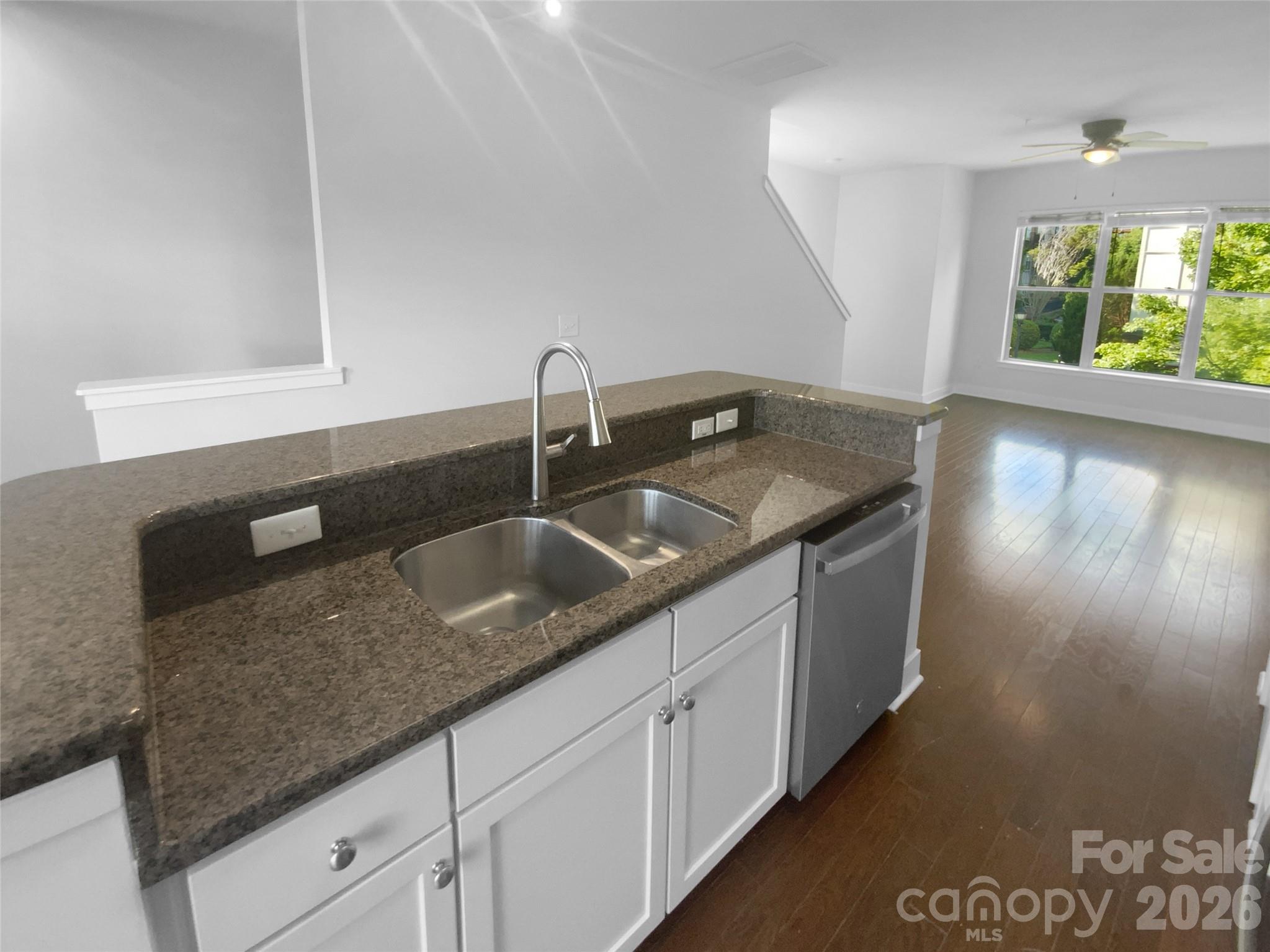 1031 Skyline View Way — Charlotte