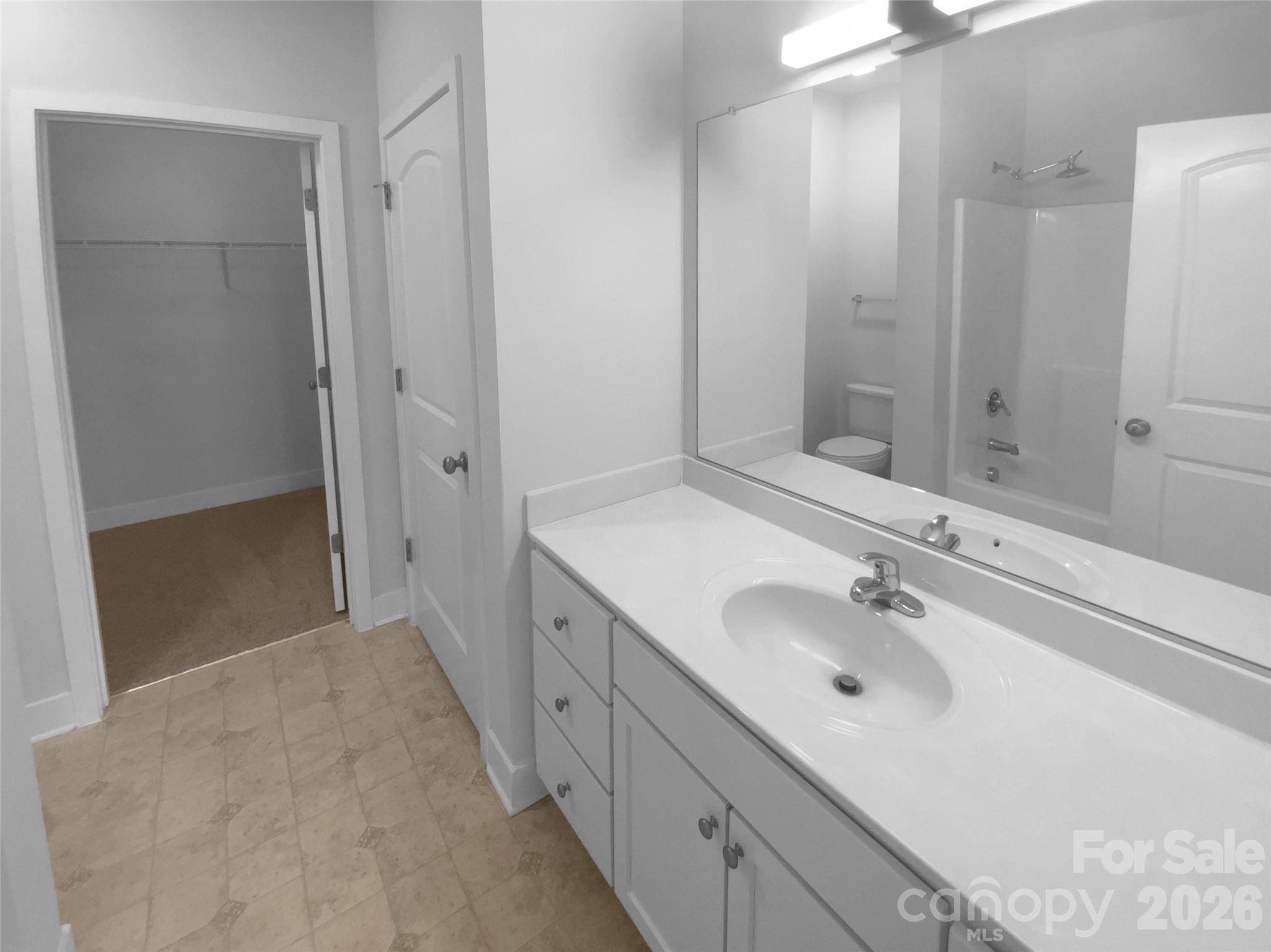 1031 Skyline View Way — Charlotte