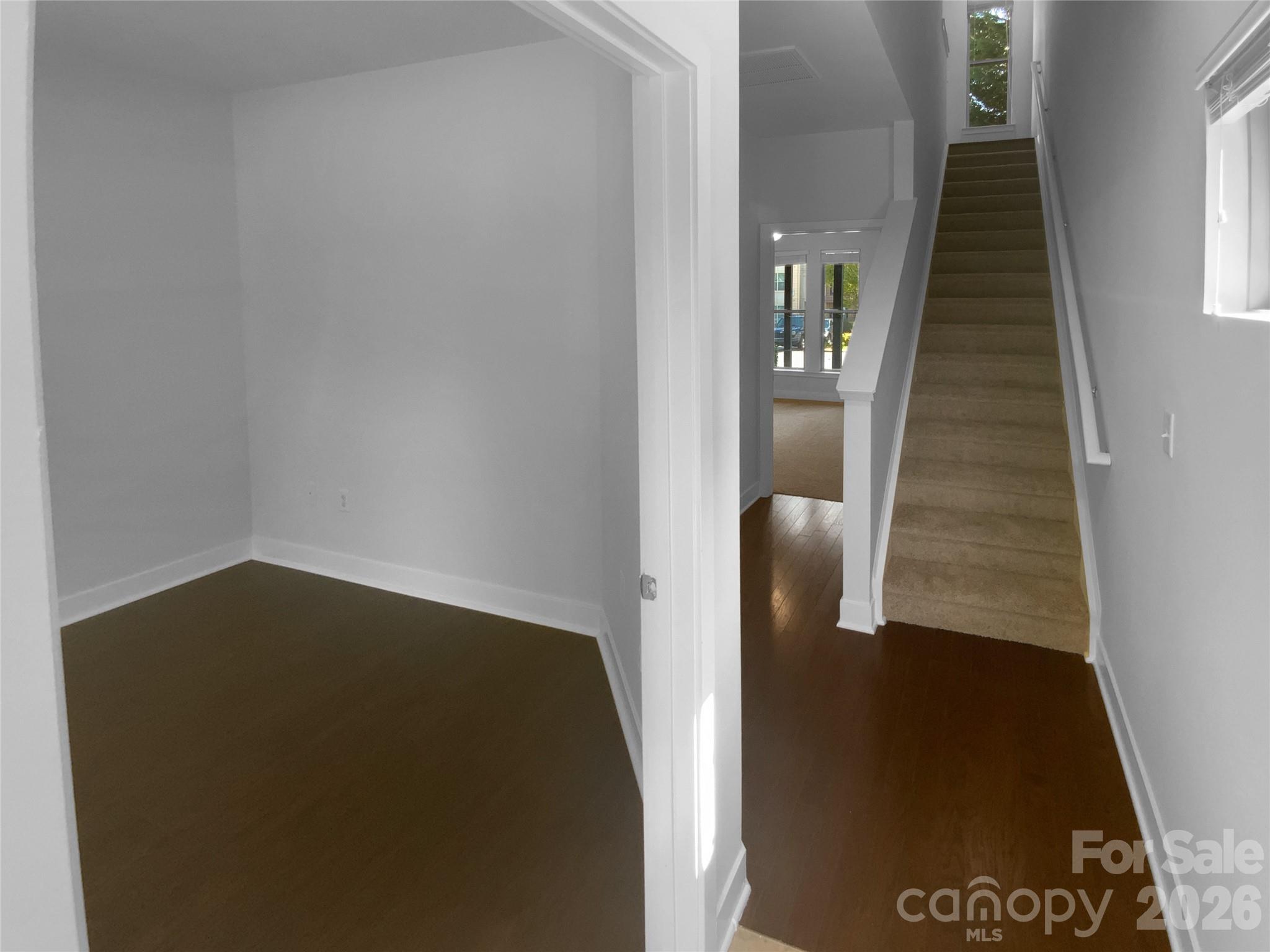 1031 Skyline View Way — Charlotte