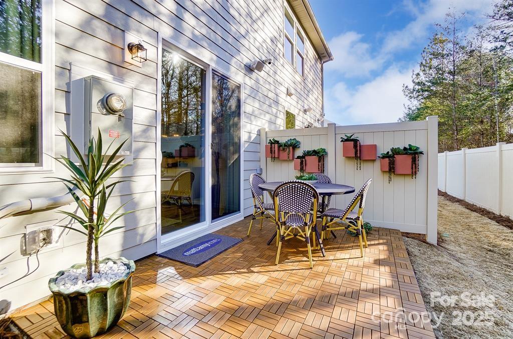 644 Cassidy Court — Clover