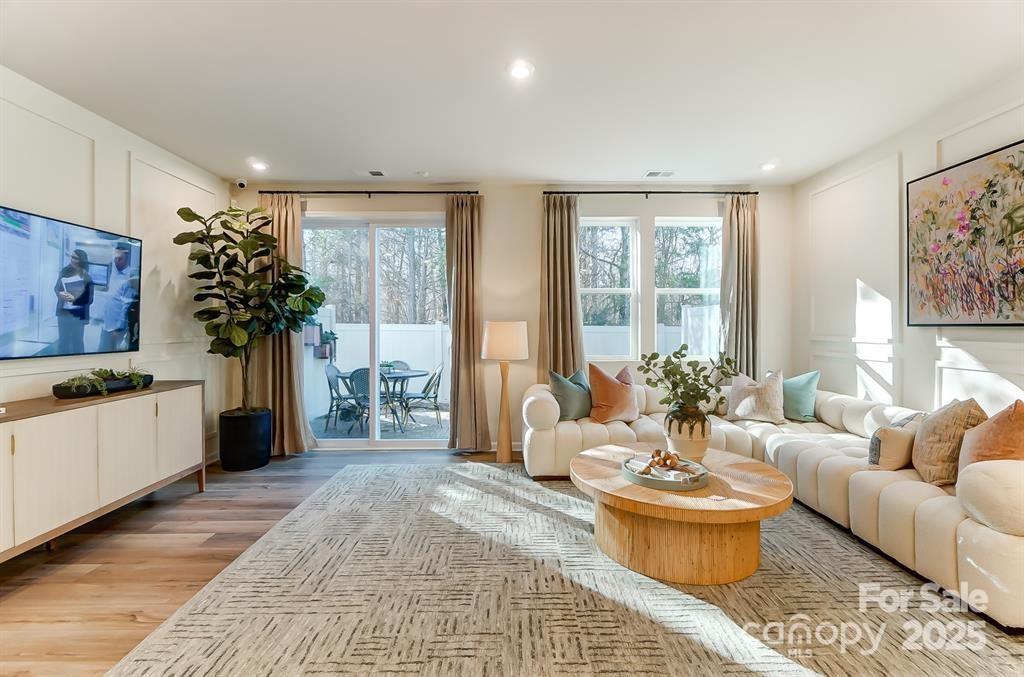 644 Cassidy Court — Clover