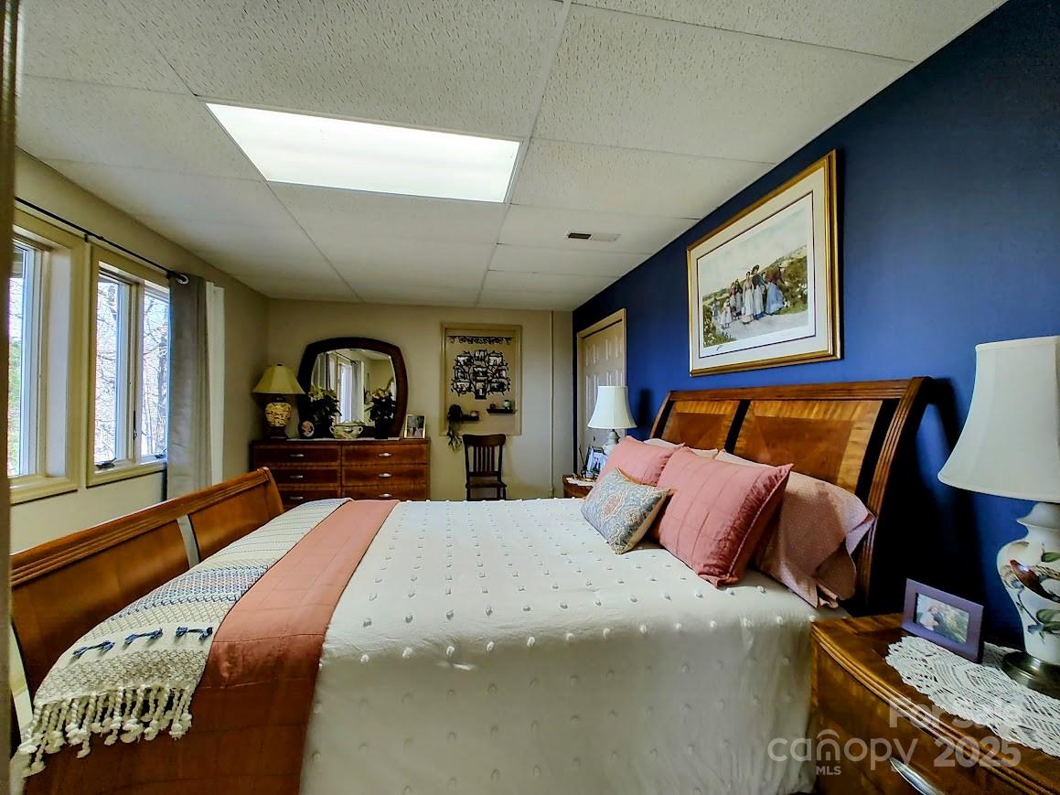 545 Summit Road — Tryon
