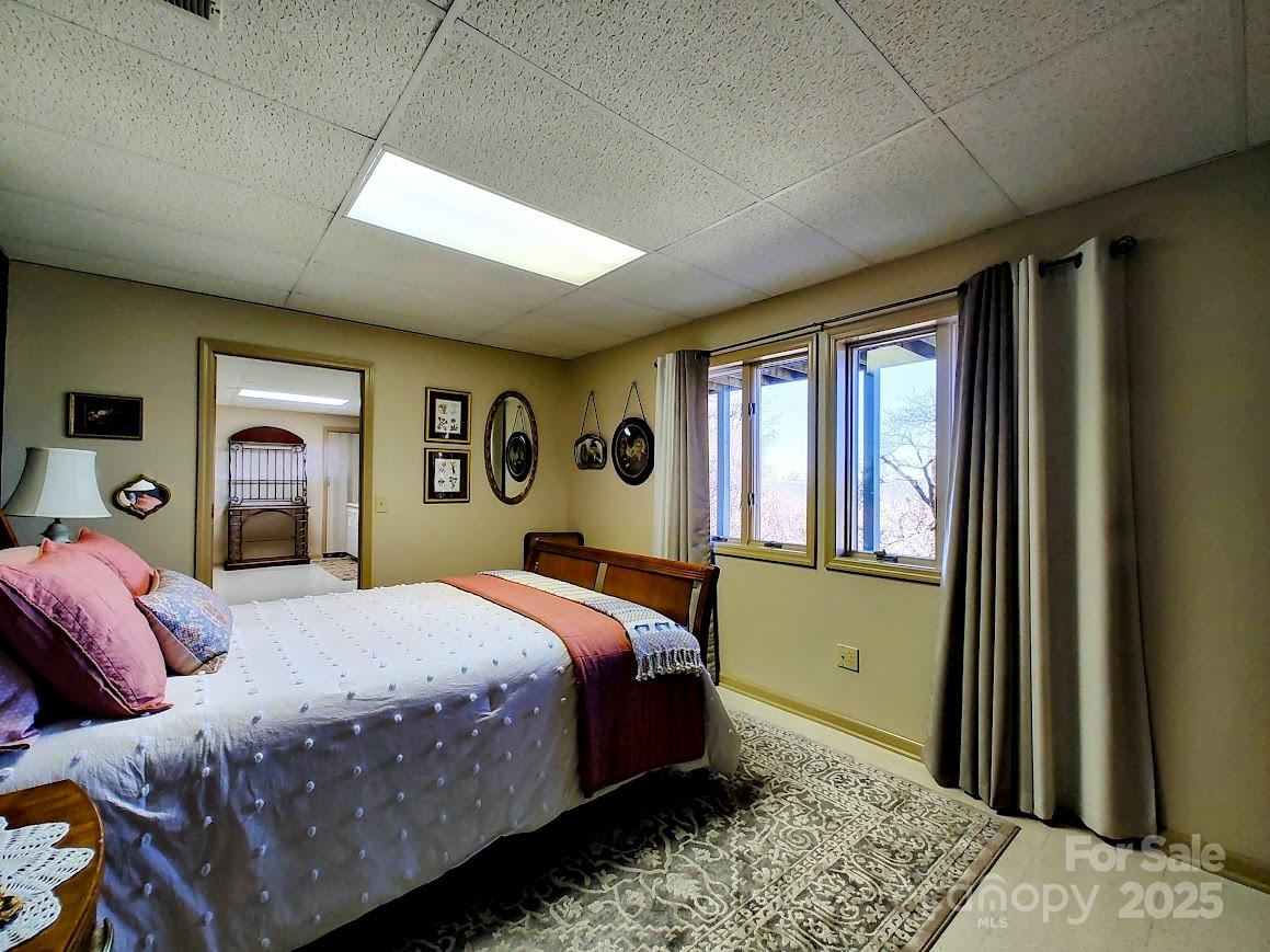 545 Summit Road — Tryon