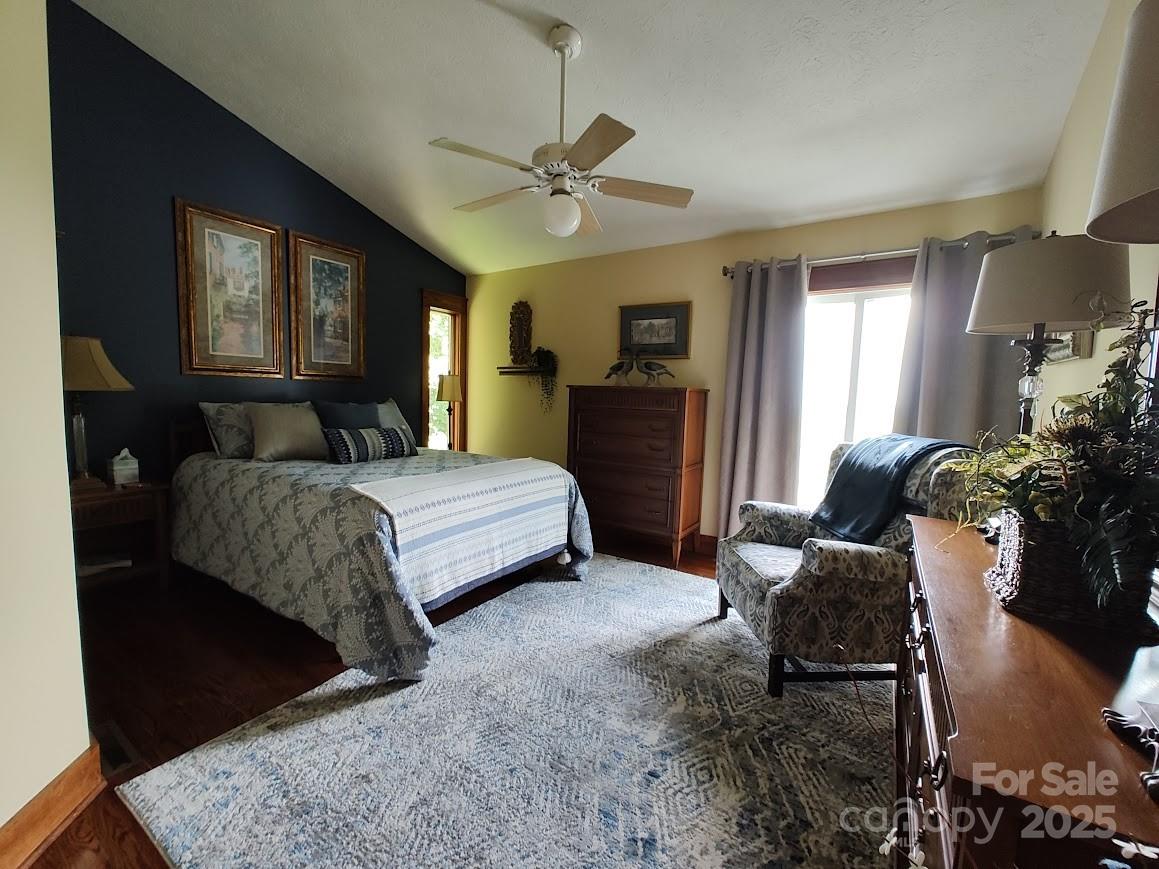 545 Summit Road — Tryon