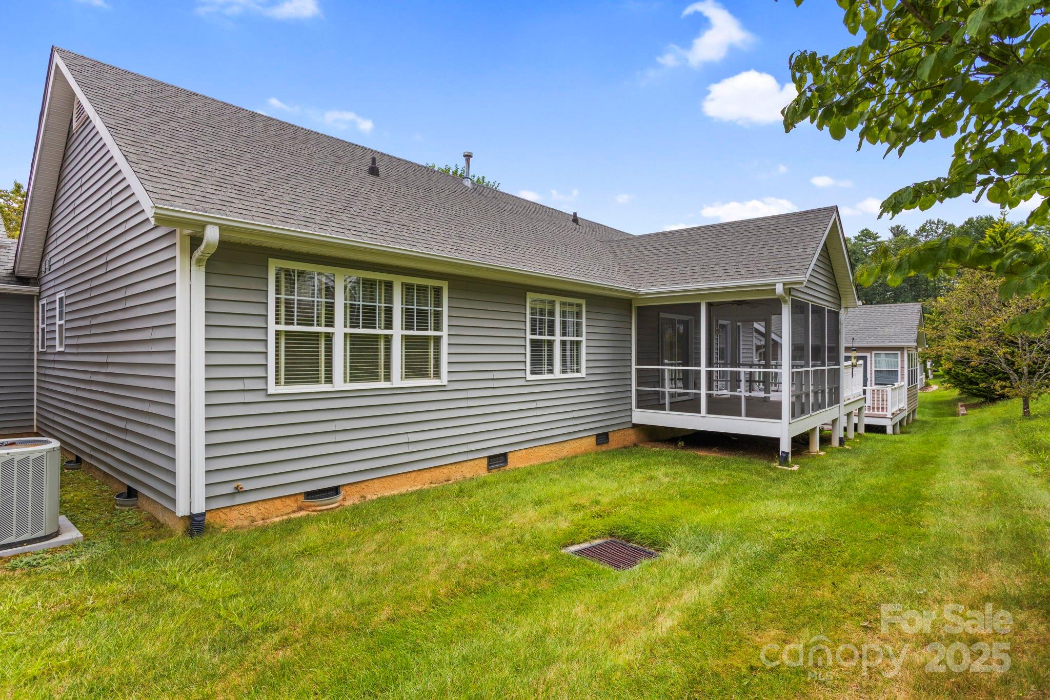 315 Charlestown Drive — Hendersonville