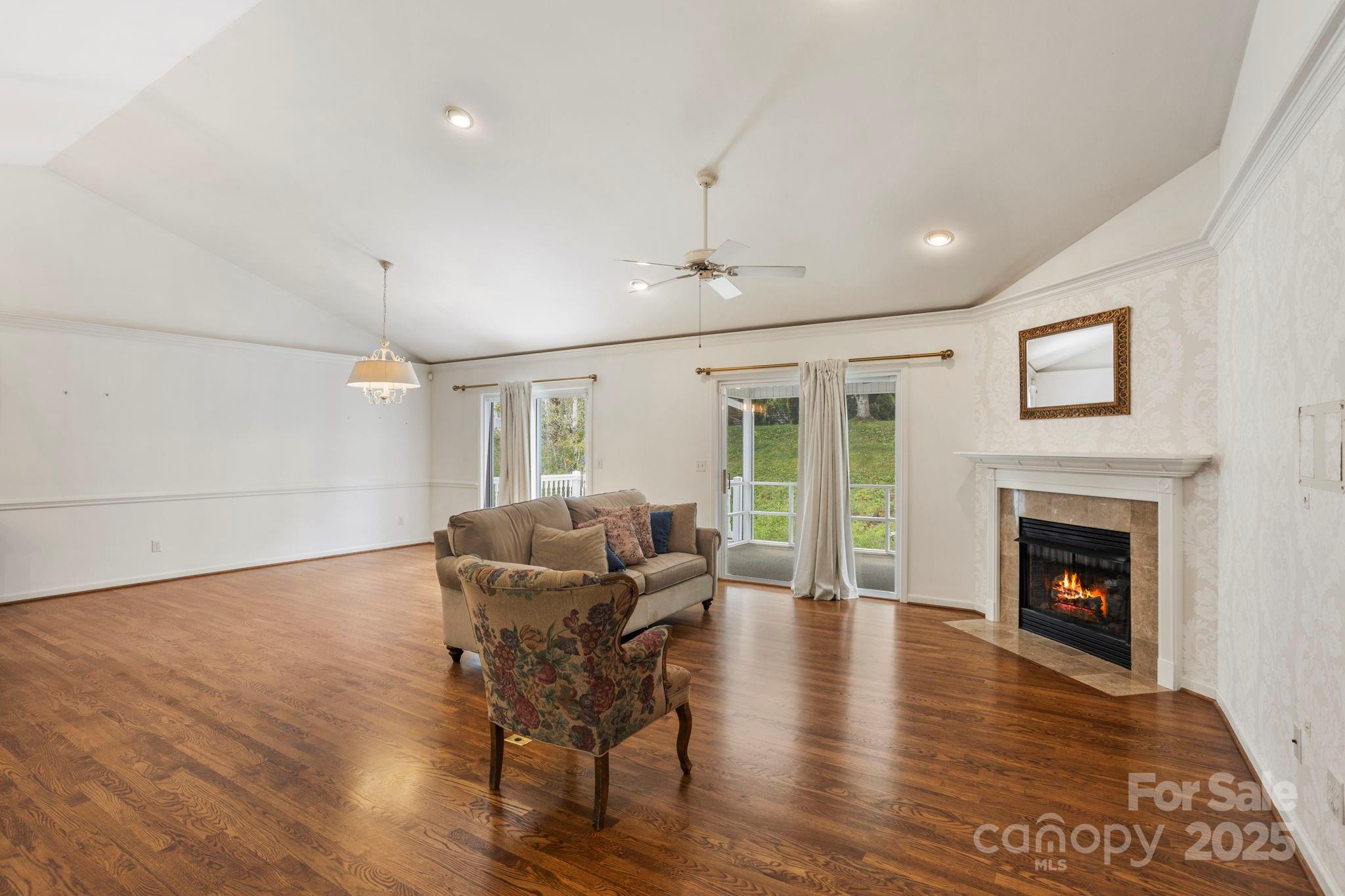 315 Charlestown Drive — Hendersonville