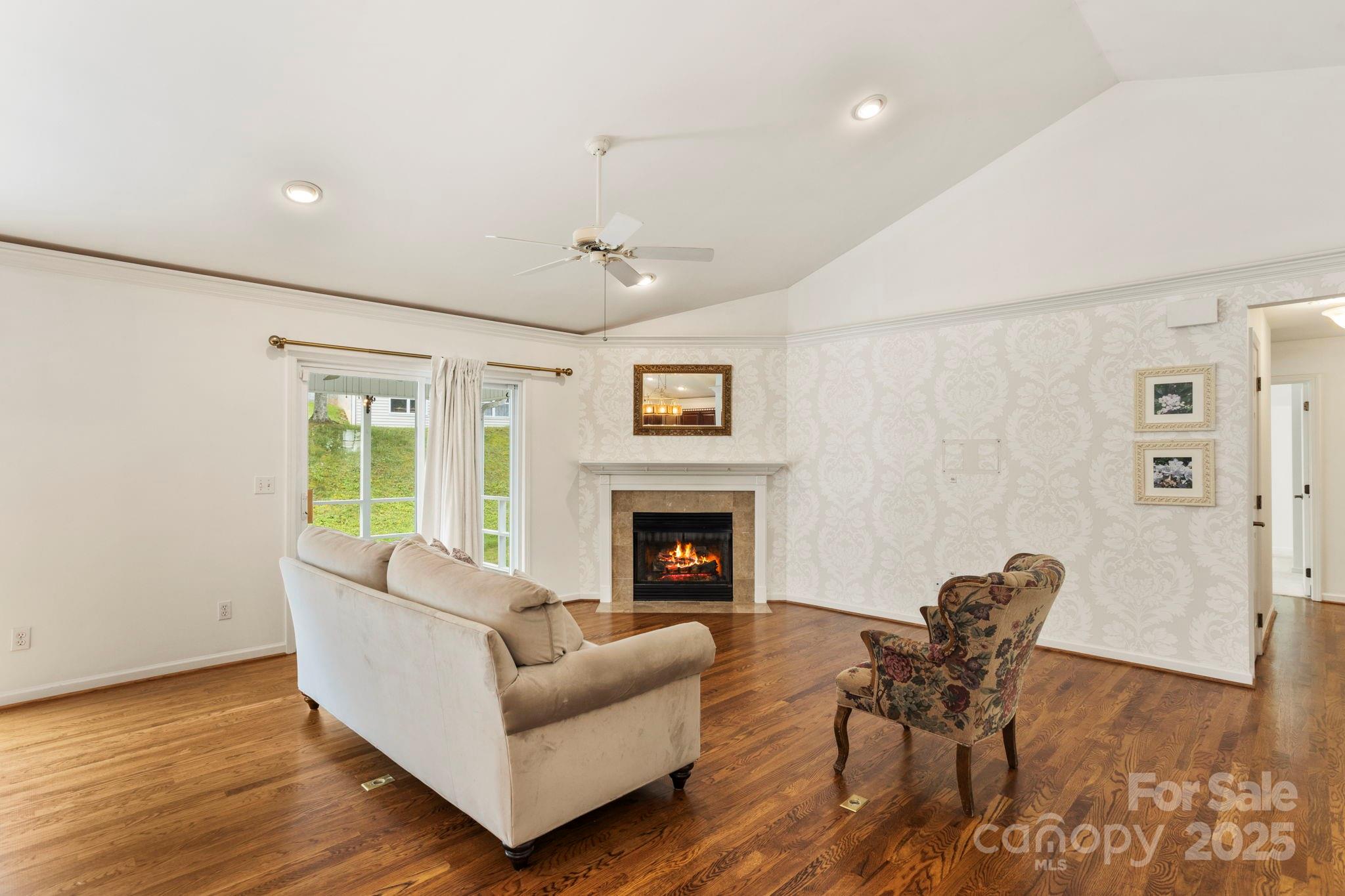 315 Charlestown Drive — Hendersonville