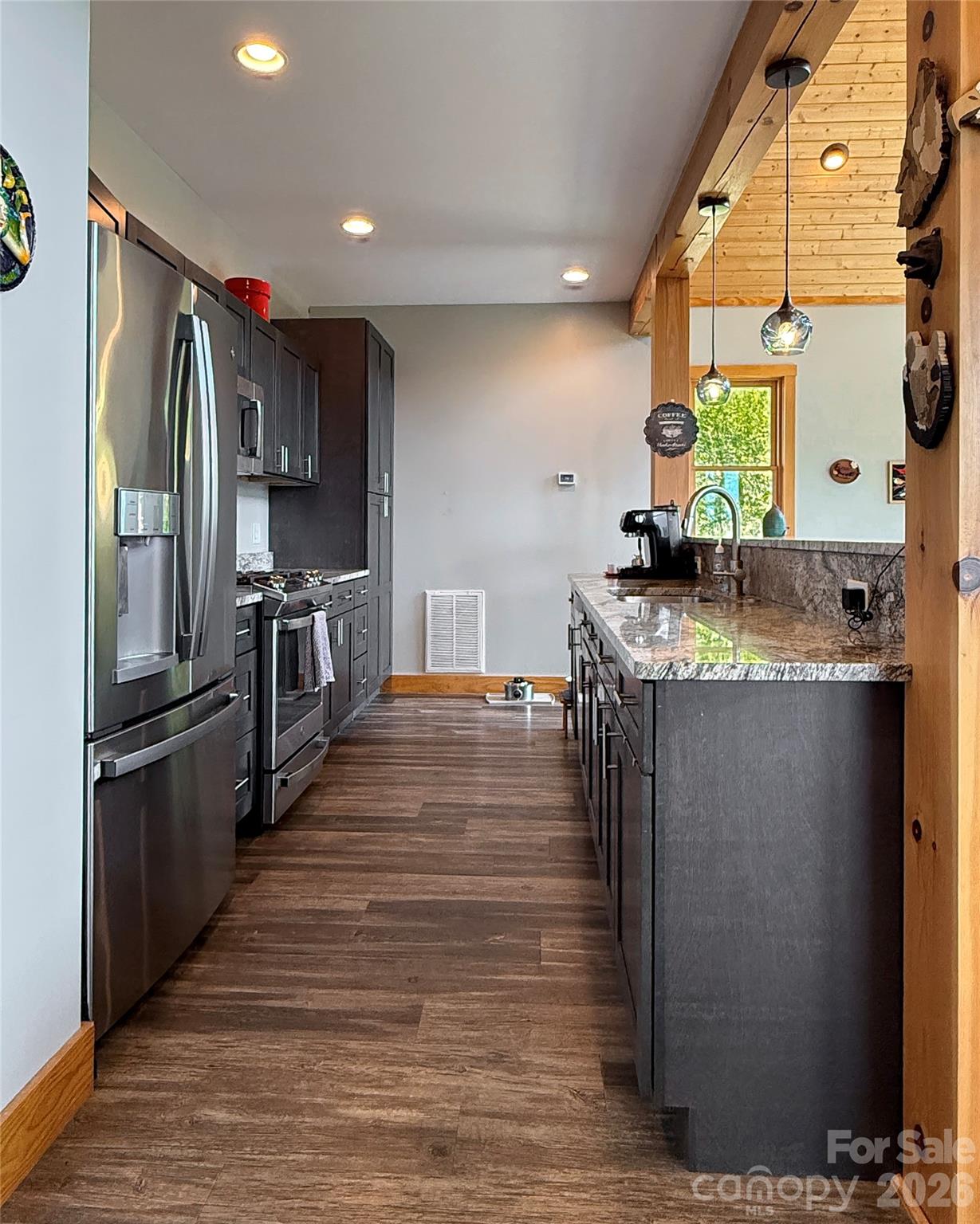 1856 Cabbage Patch Road — Burnsville