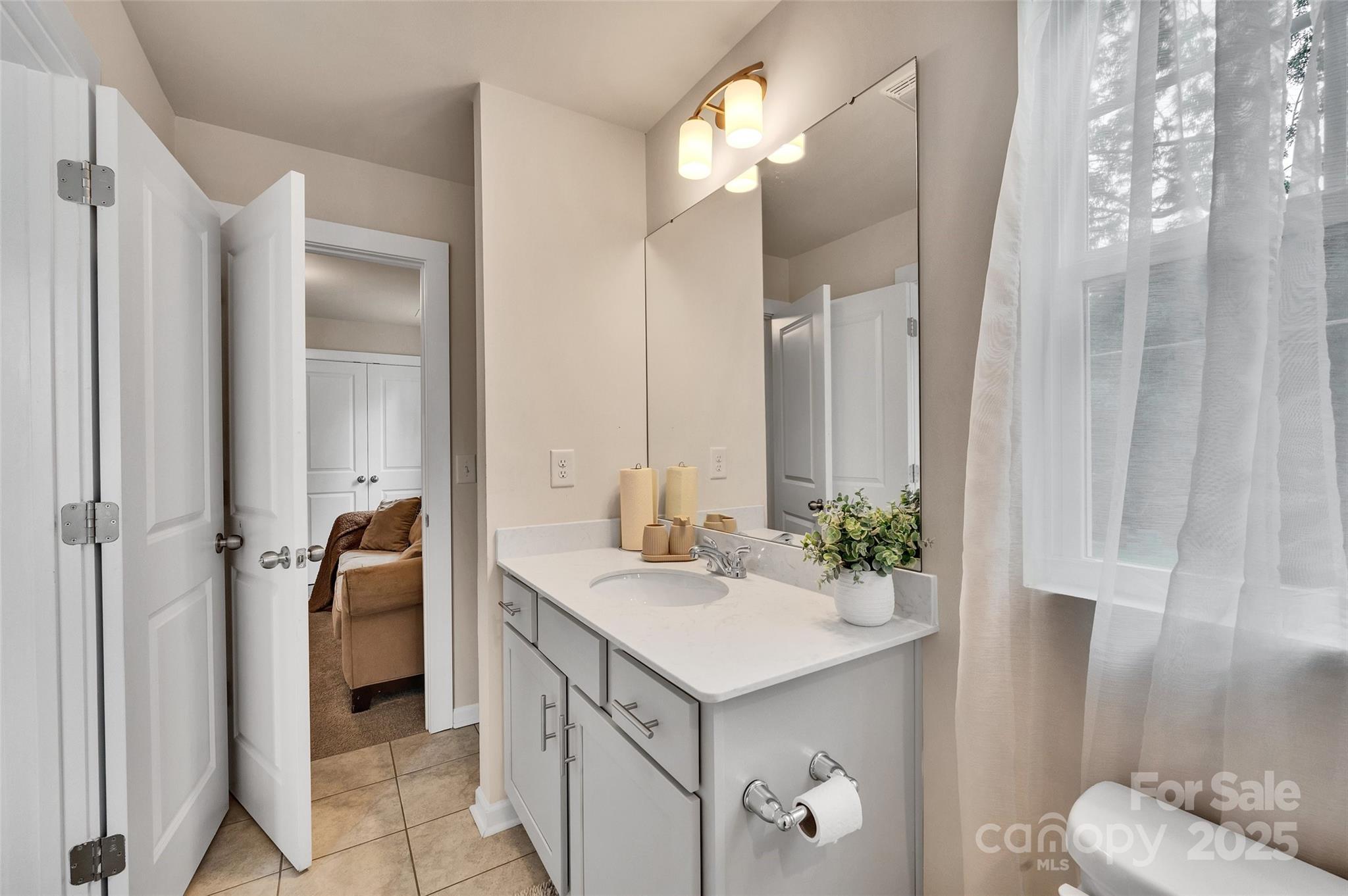 231 Hoskins Avenue Drive — Charlotte