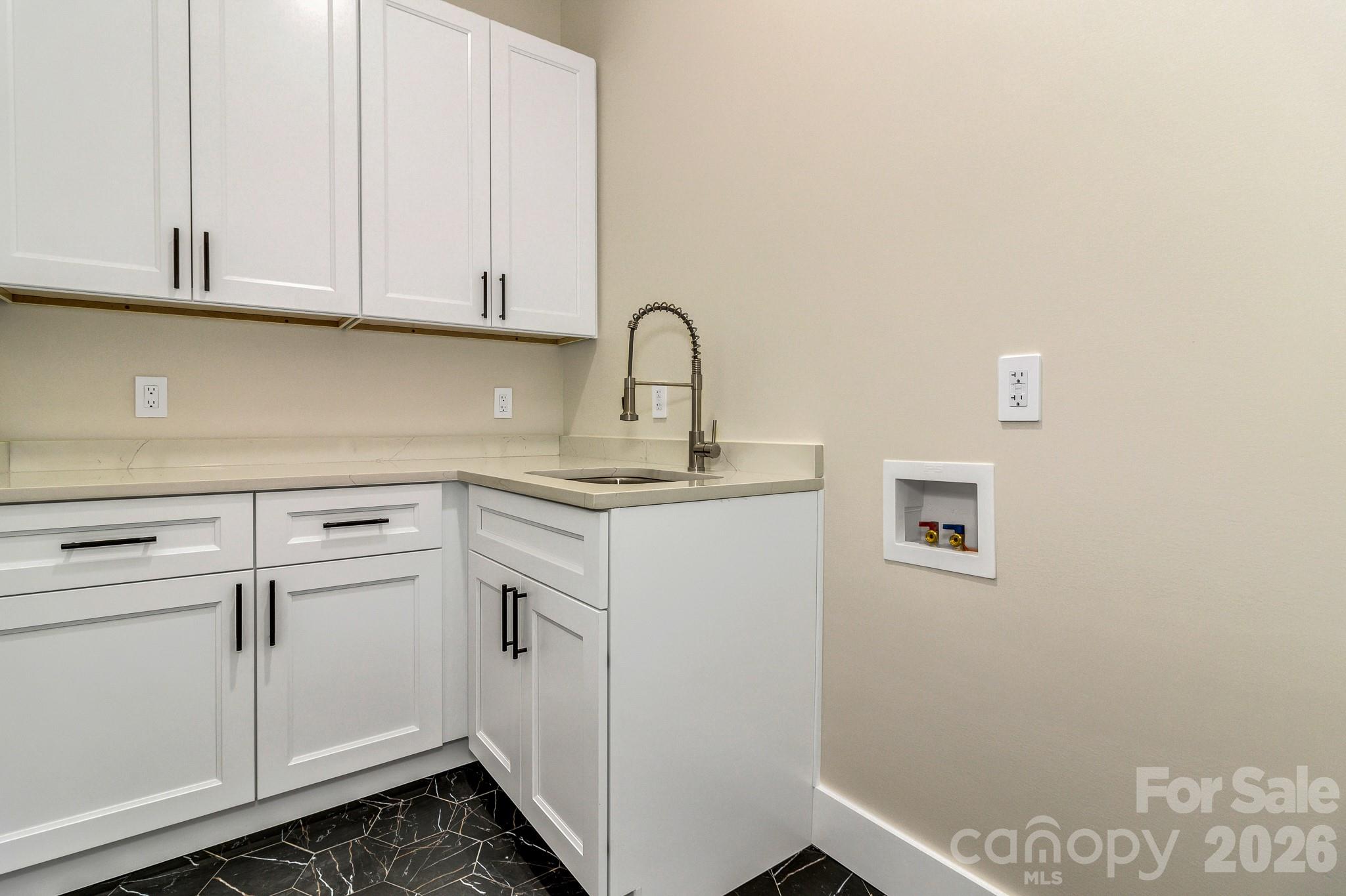 63 Winding Ridge Road — Fairview
