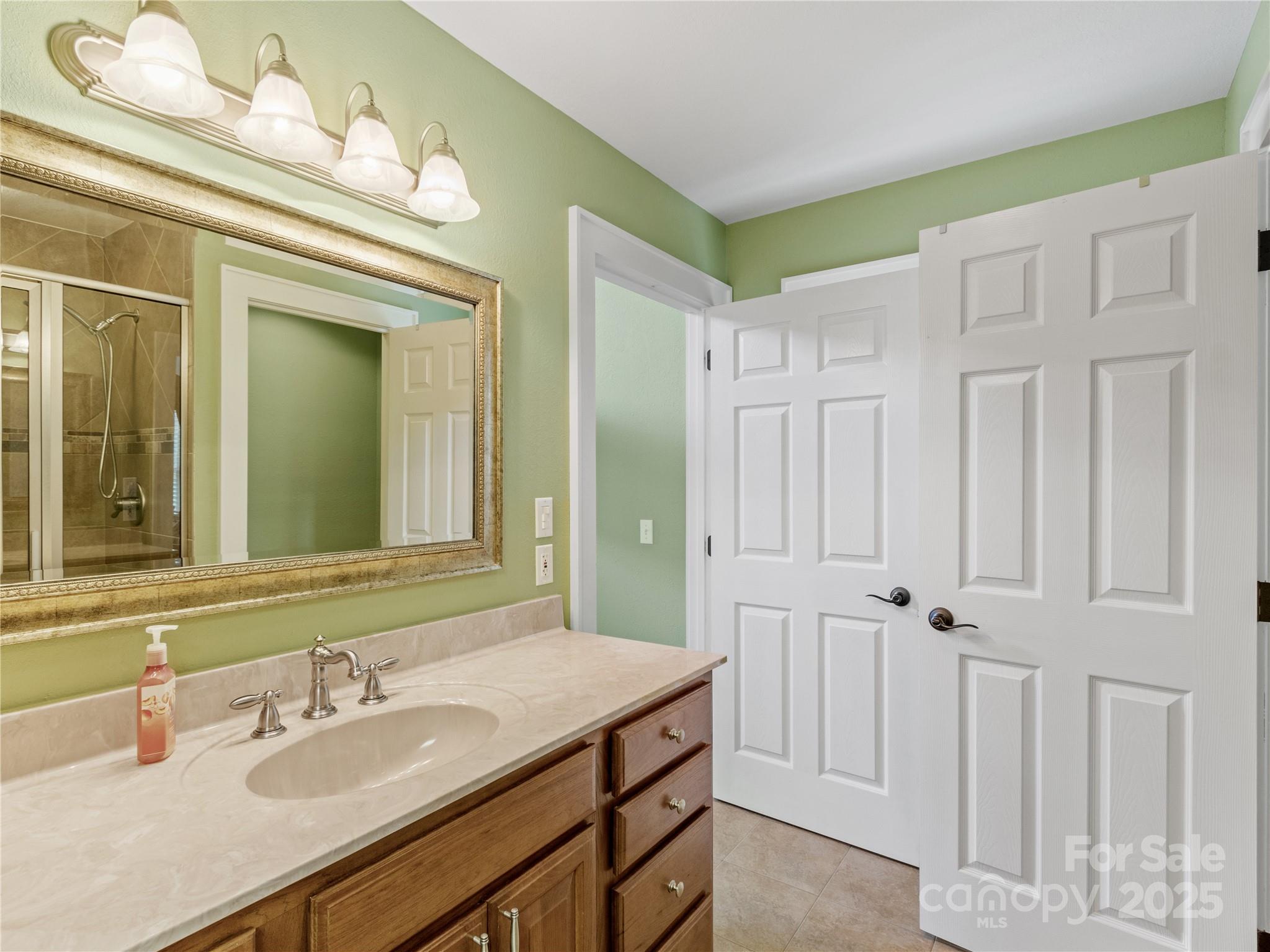 370 Appaloosa Trail — Burnsville