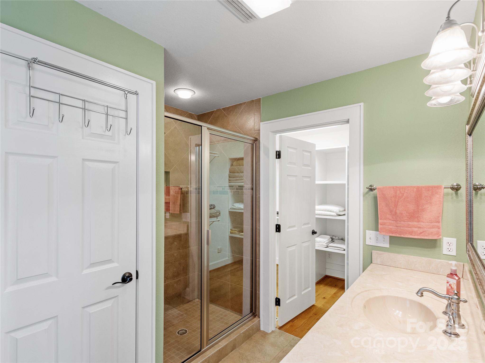 370 Appaloosa Trail — Burnsville