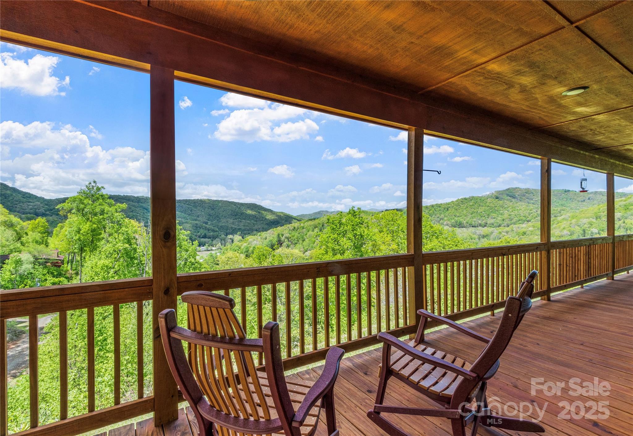 370 Appaloosa Trail — Burnsville