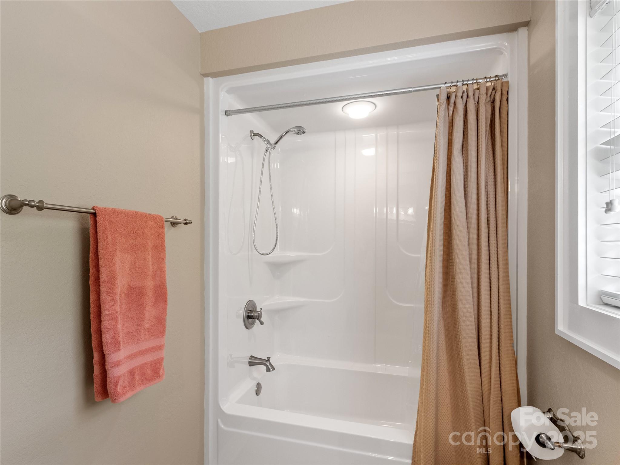 370 Appaloosa Trail — Burnsville
