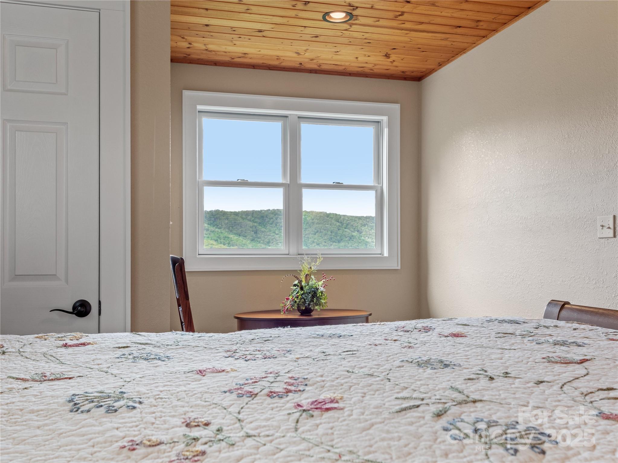 370 Appaloosa Trail — Burnsville