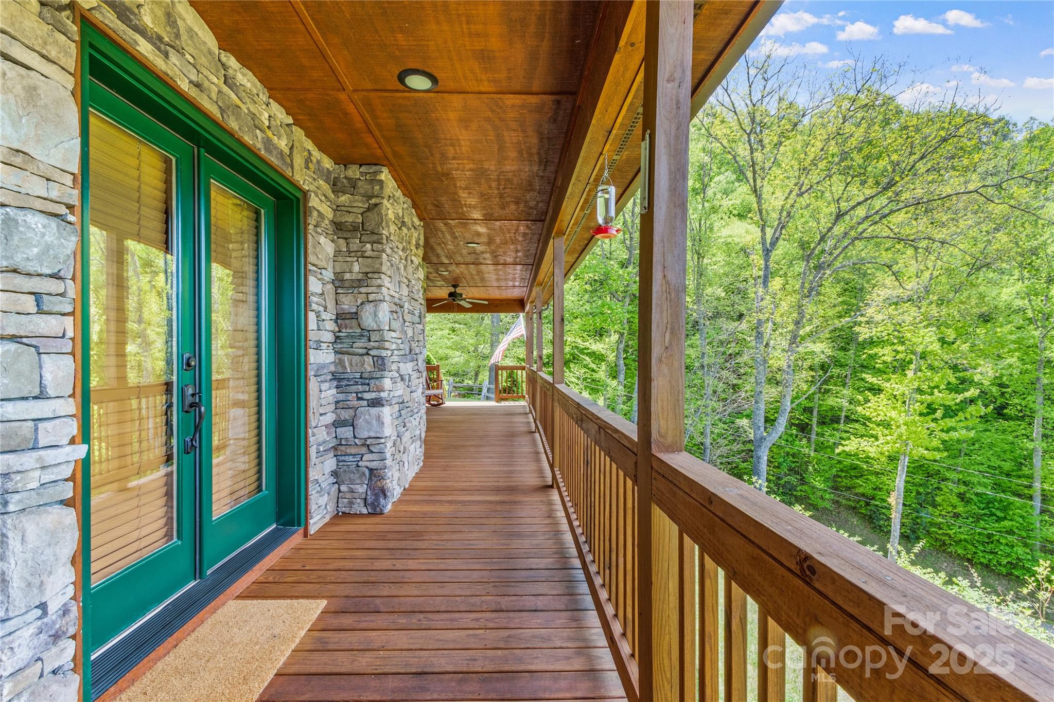 370 Appaloosa Trail — Burnsville