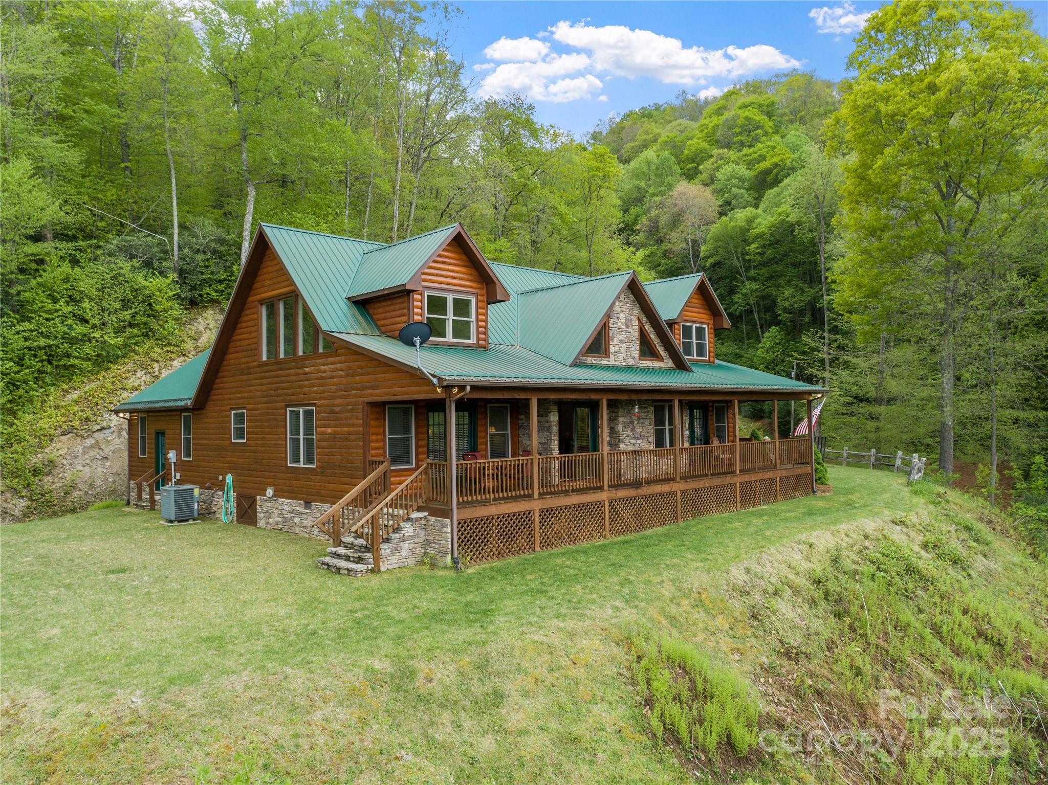 370 Appaloosa Trail — Burnsville