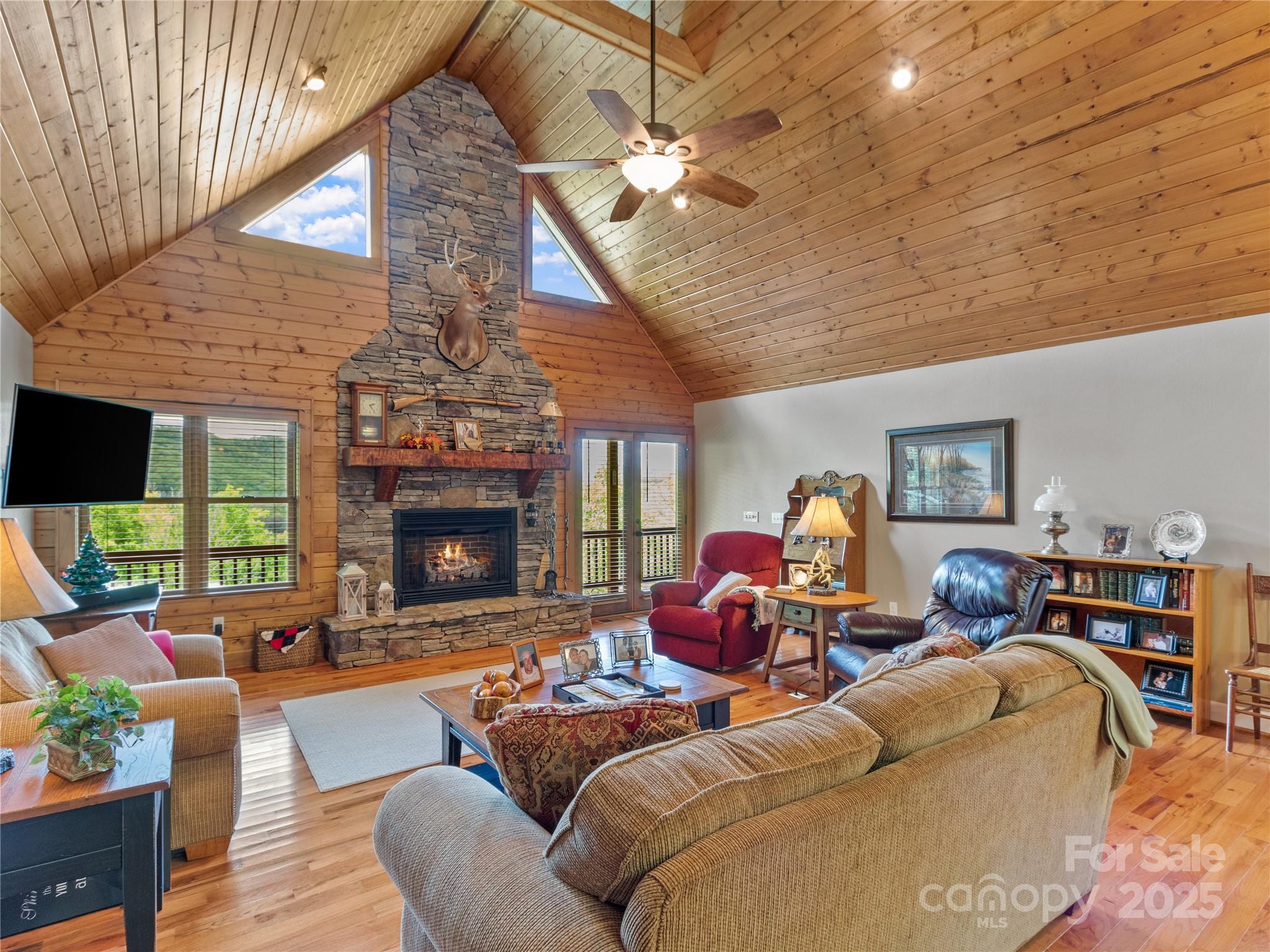 370 Appaloosa Trail — Burnsville