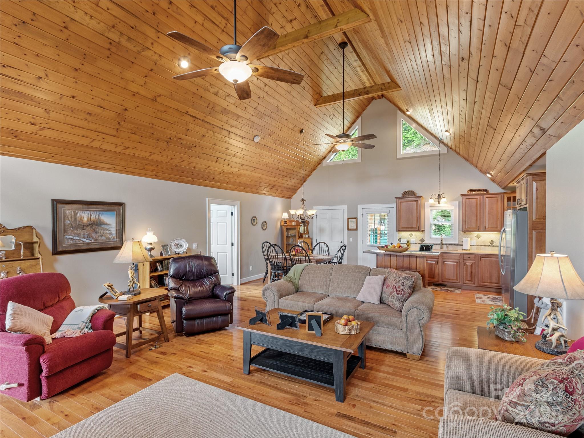 370 Appaloosa Trail — Burnsville