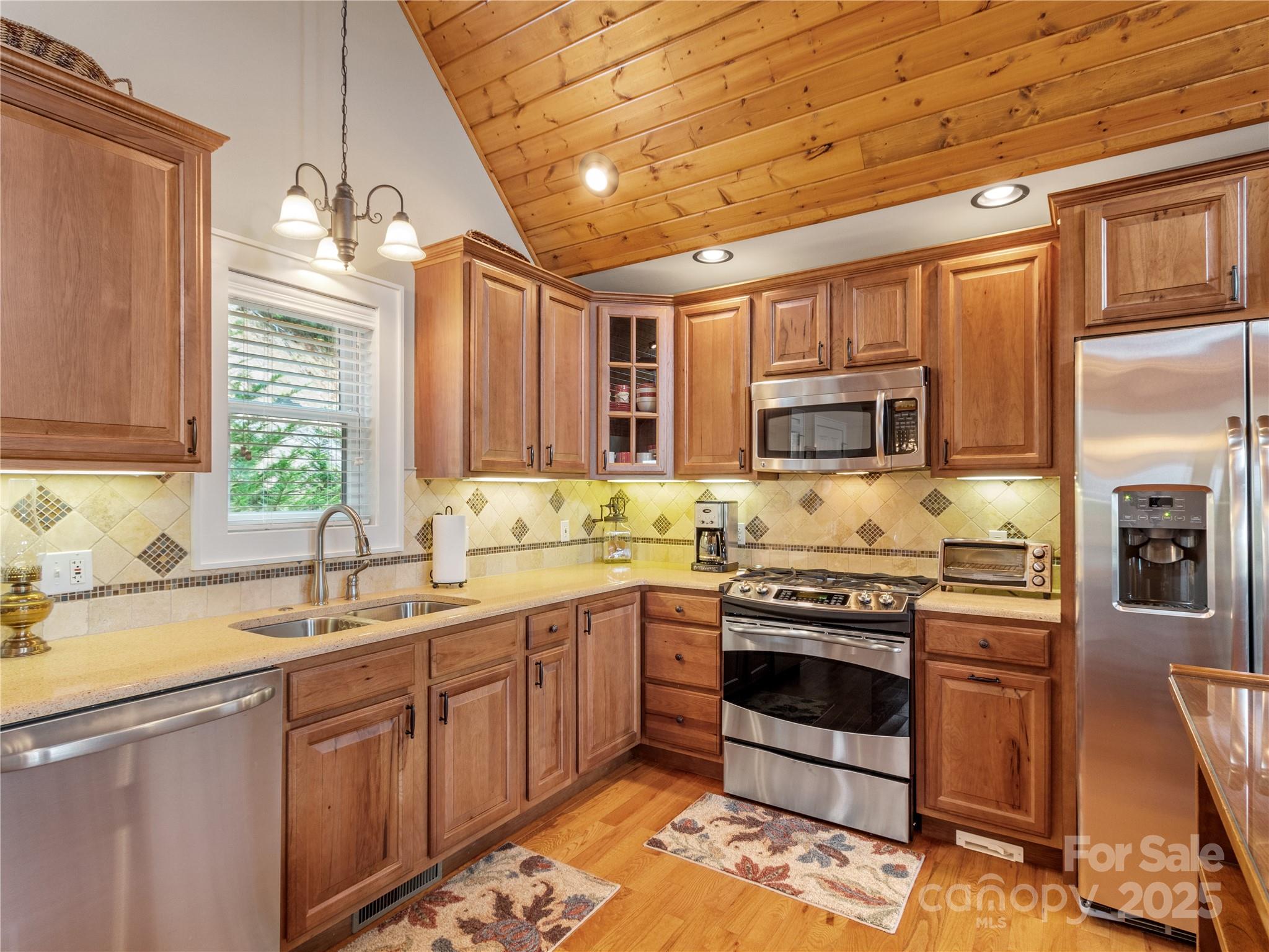 370 Appaloosa Trail — Burnsville