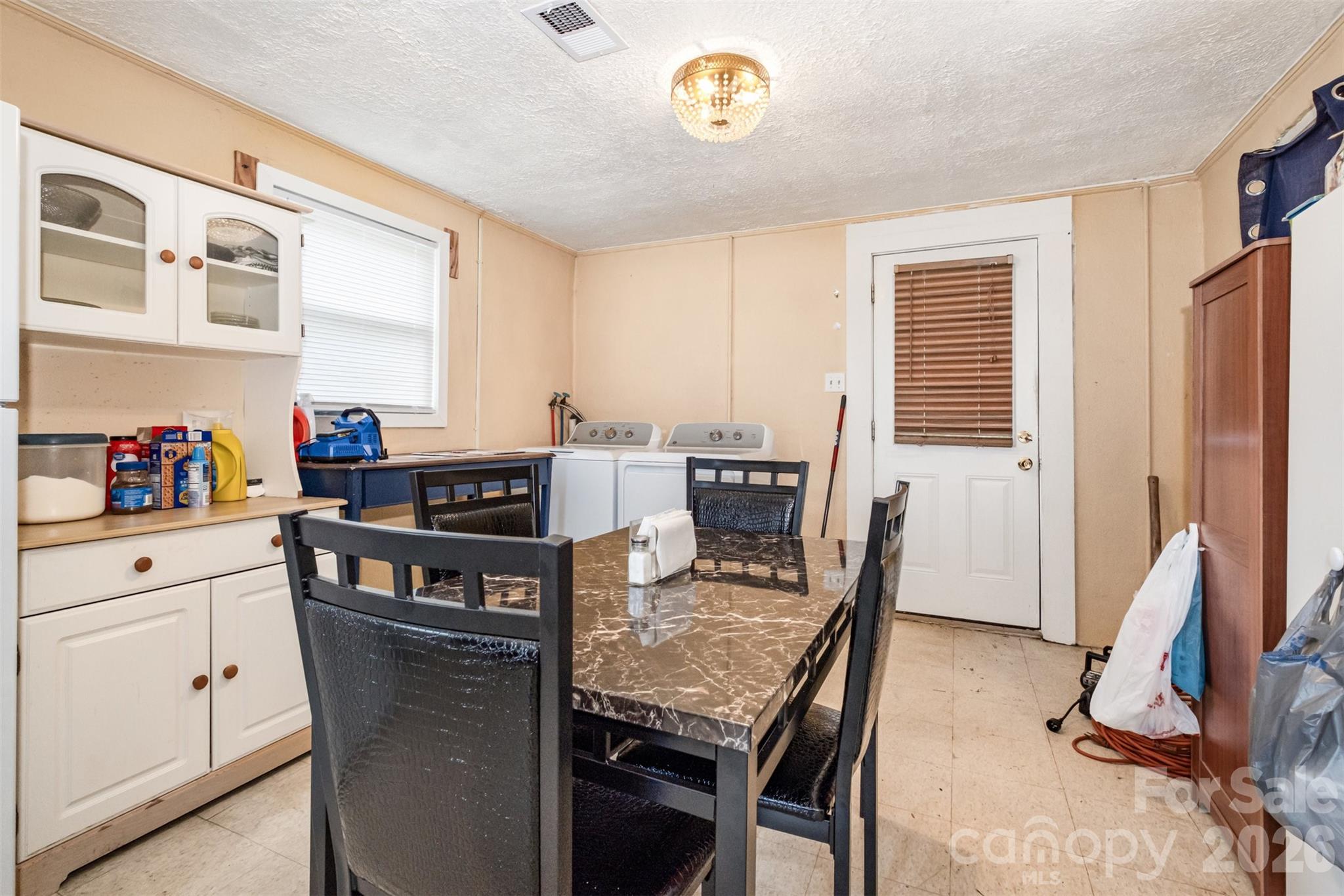 3948 Main Avenue Drive NW — Hickory