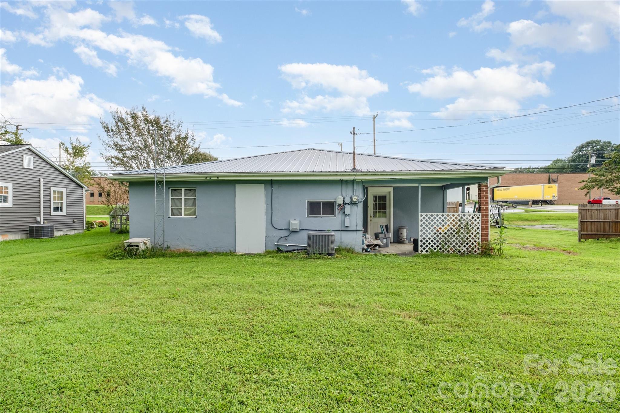 3948 Main Avenue Drive NW — Hickory