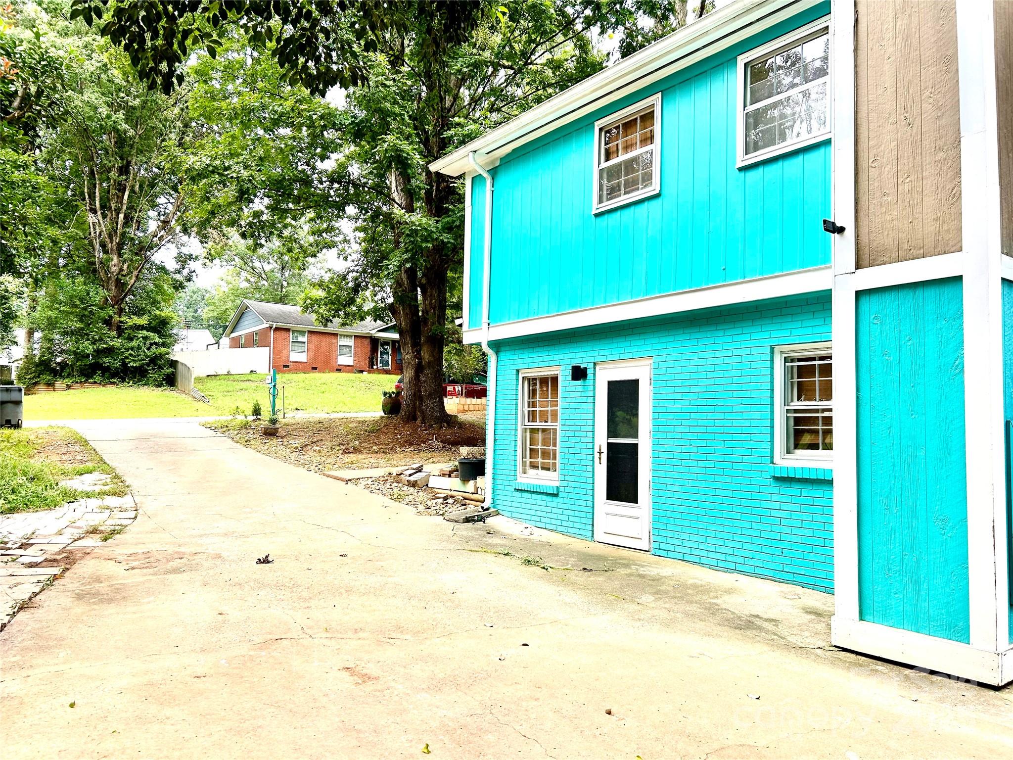 6708 Lynmont Drive — Charlotte