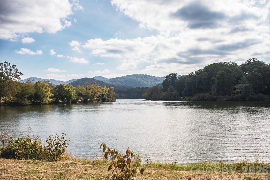 608 Storybook Villas Trail — Asheville