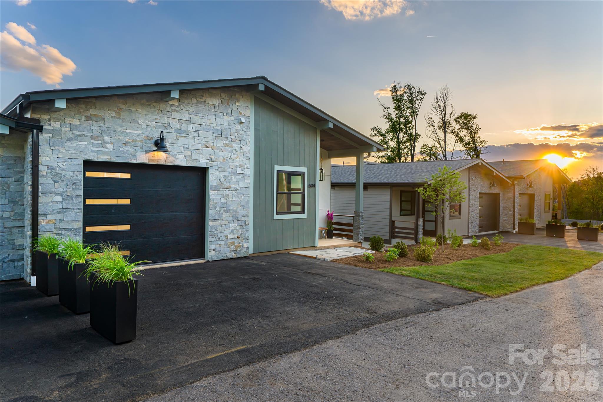 608 Storybook Villas Trail — Asheville