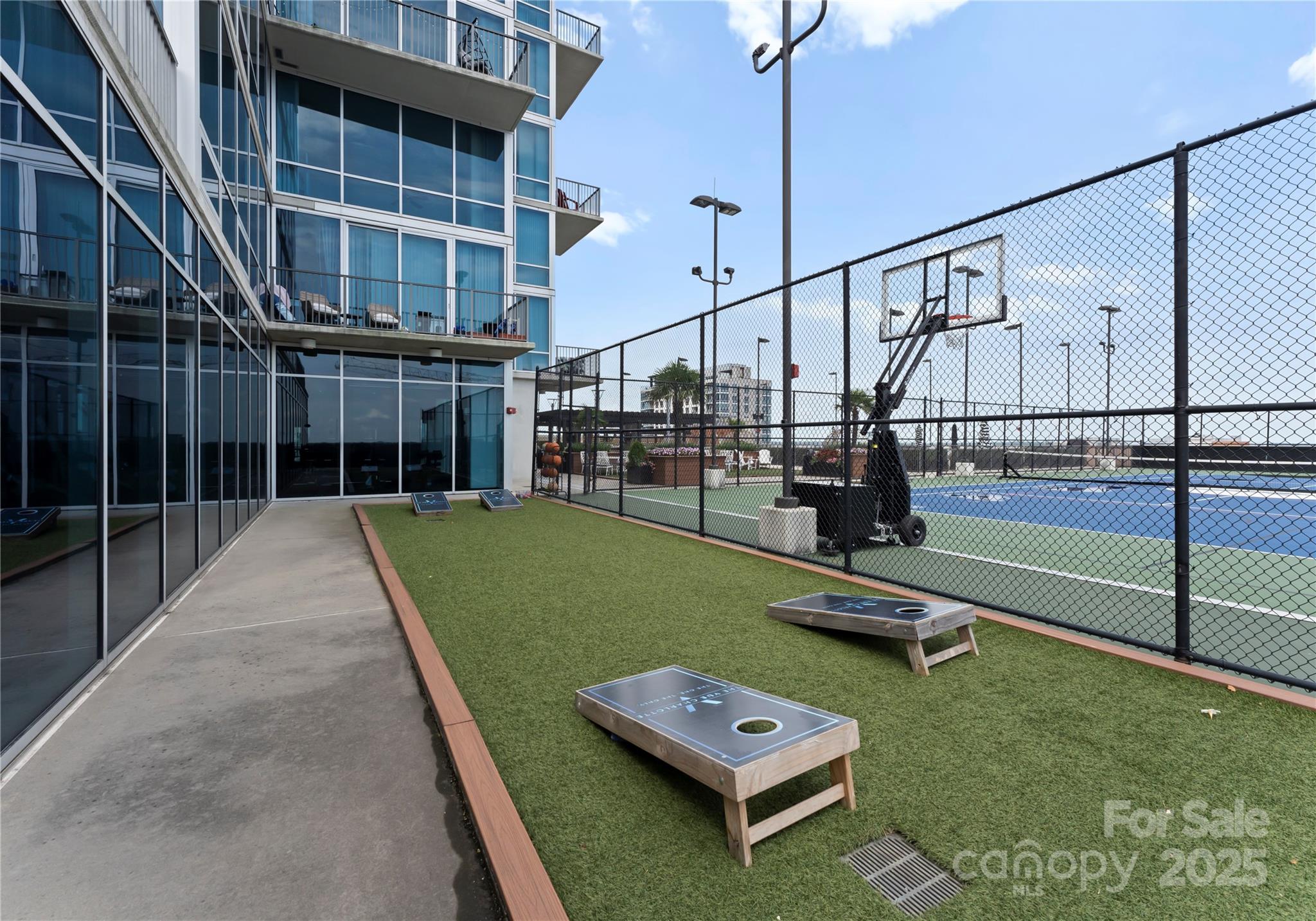 215 N Pine Street #4301/4302 — Charlotte