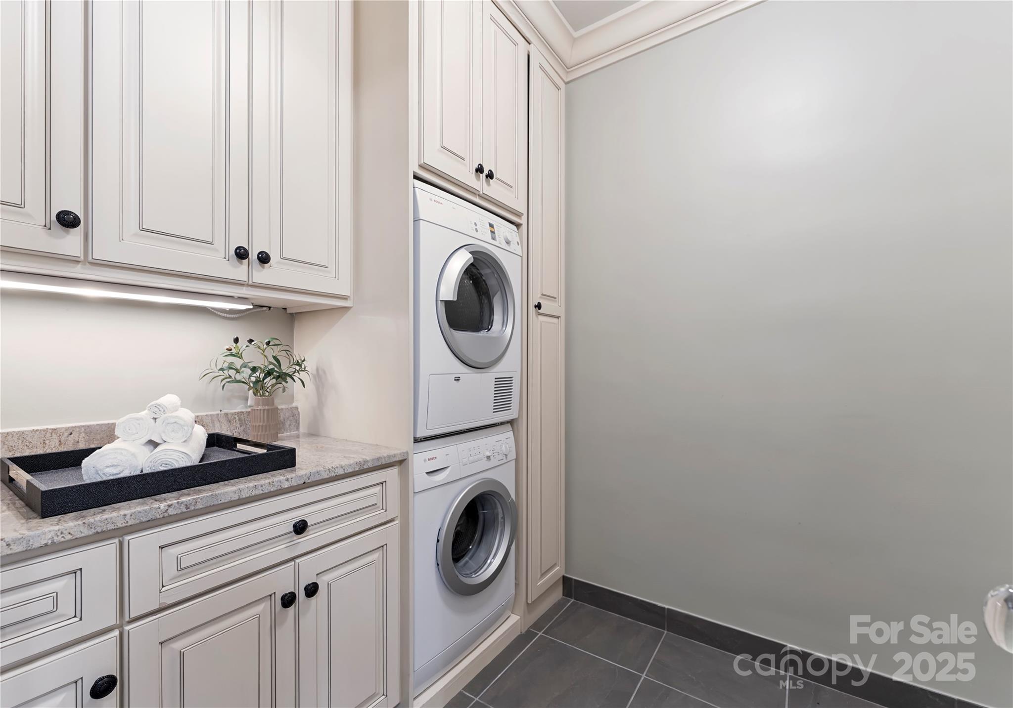 215 N Pine Street #4301/4302 — Charlotte