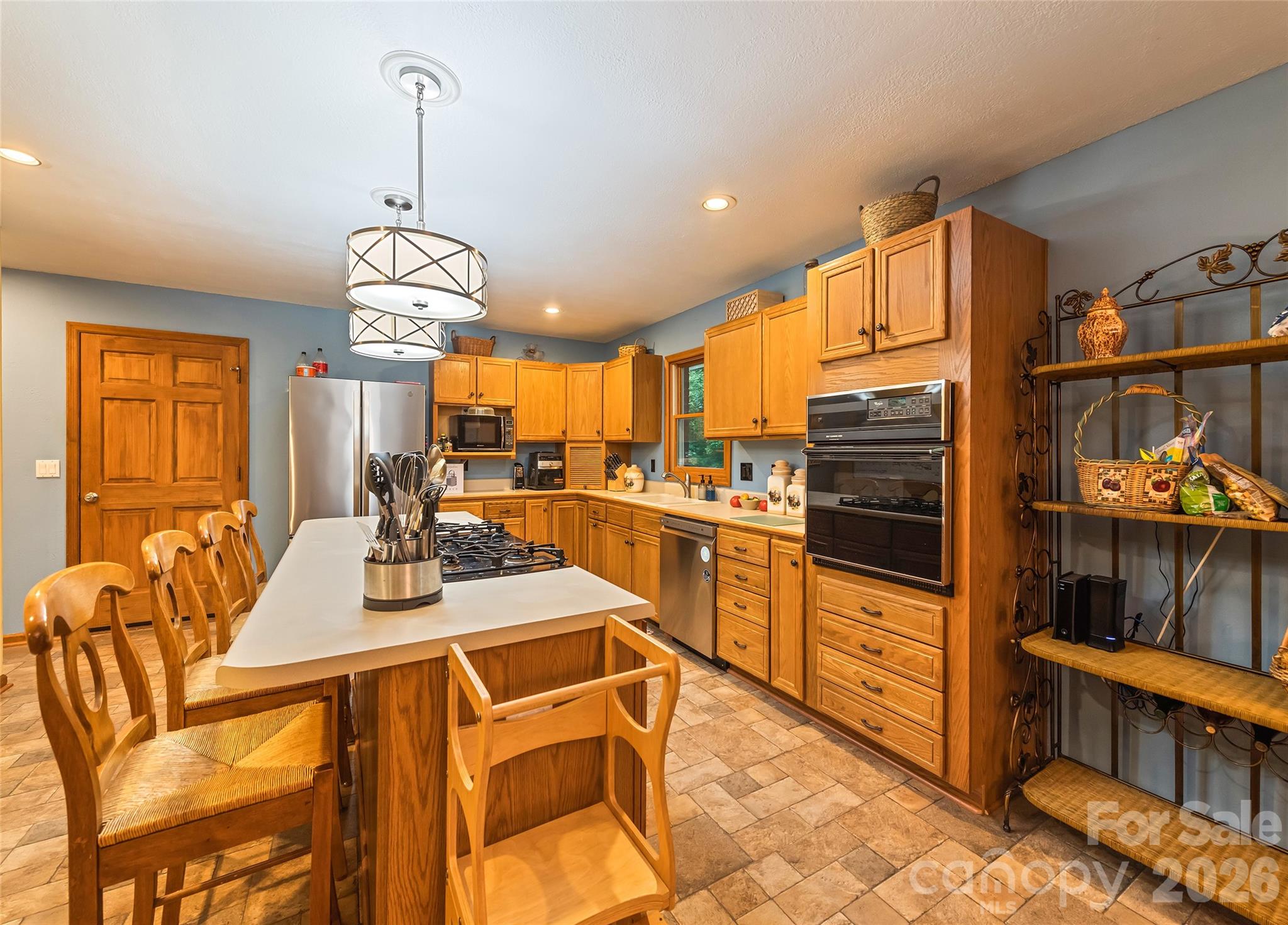 400 Sunset Heights — Canton