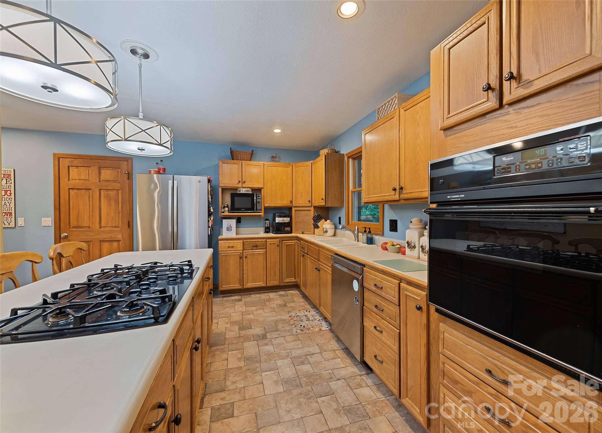 400 Sunset Heights — Canton