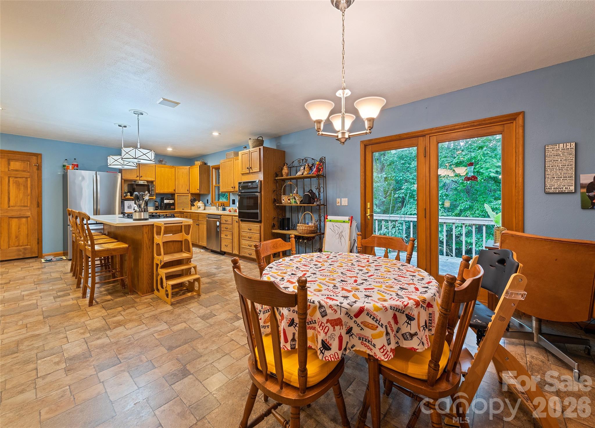 400 Sunset Heights — Canton