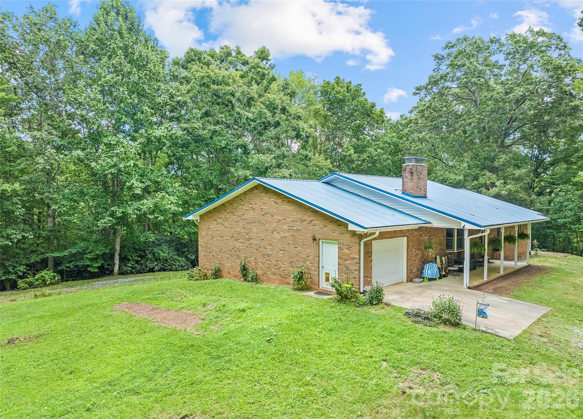 400 Sunset Heights — Canton