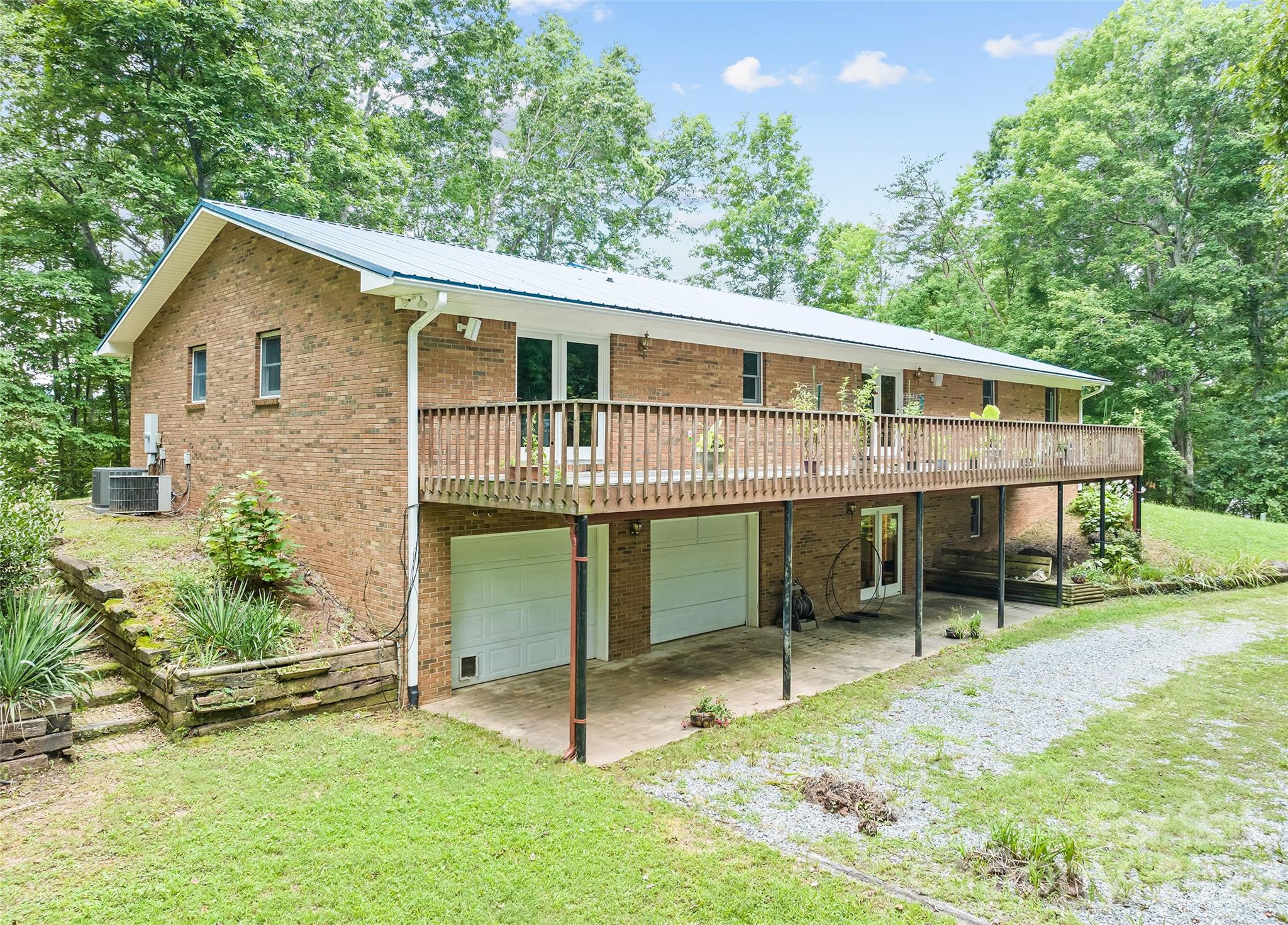 400 Sunset Heights — Canton