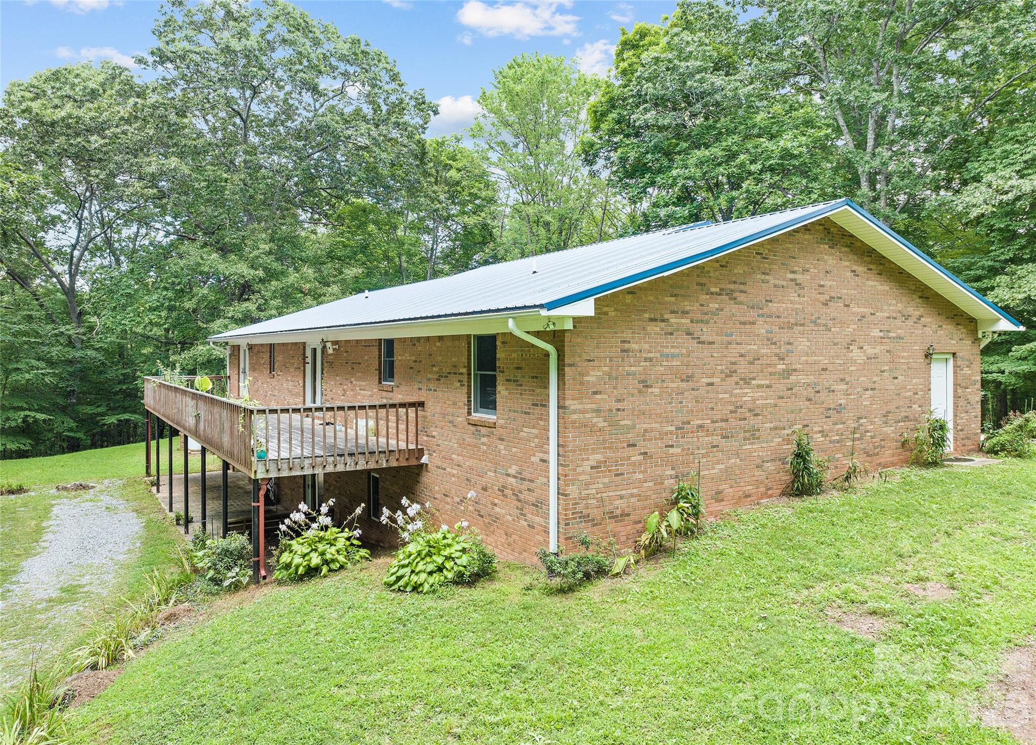 400 Sunset Heights — Canton